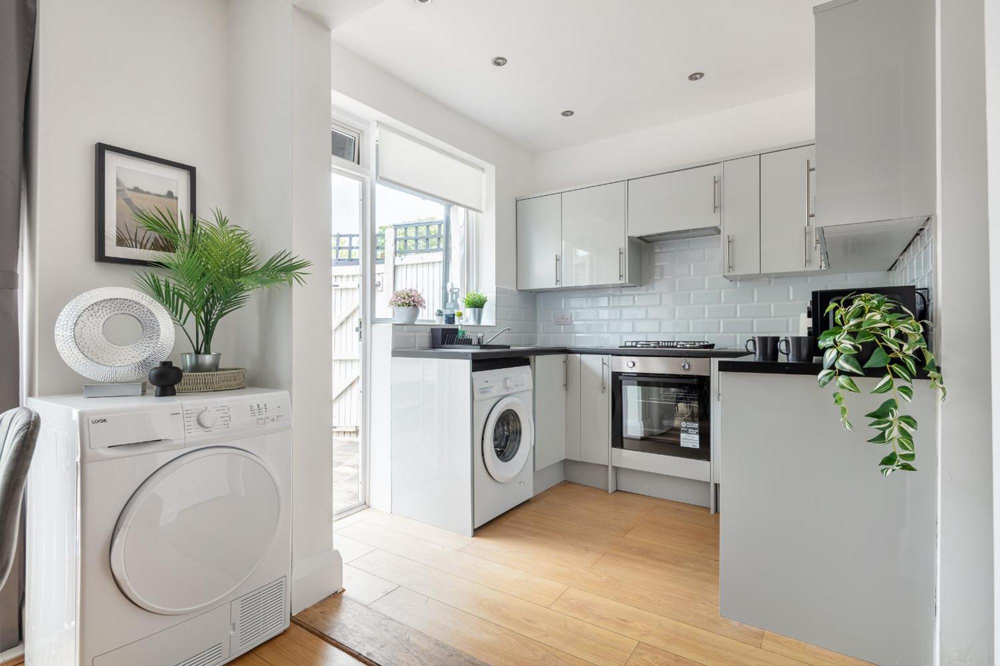 Ferienhaus 9ra - 4bd House - Wembley Views