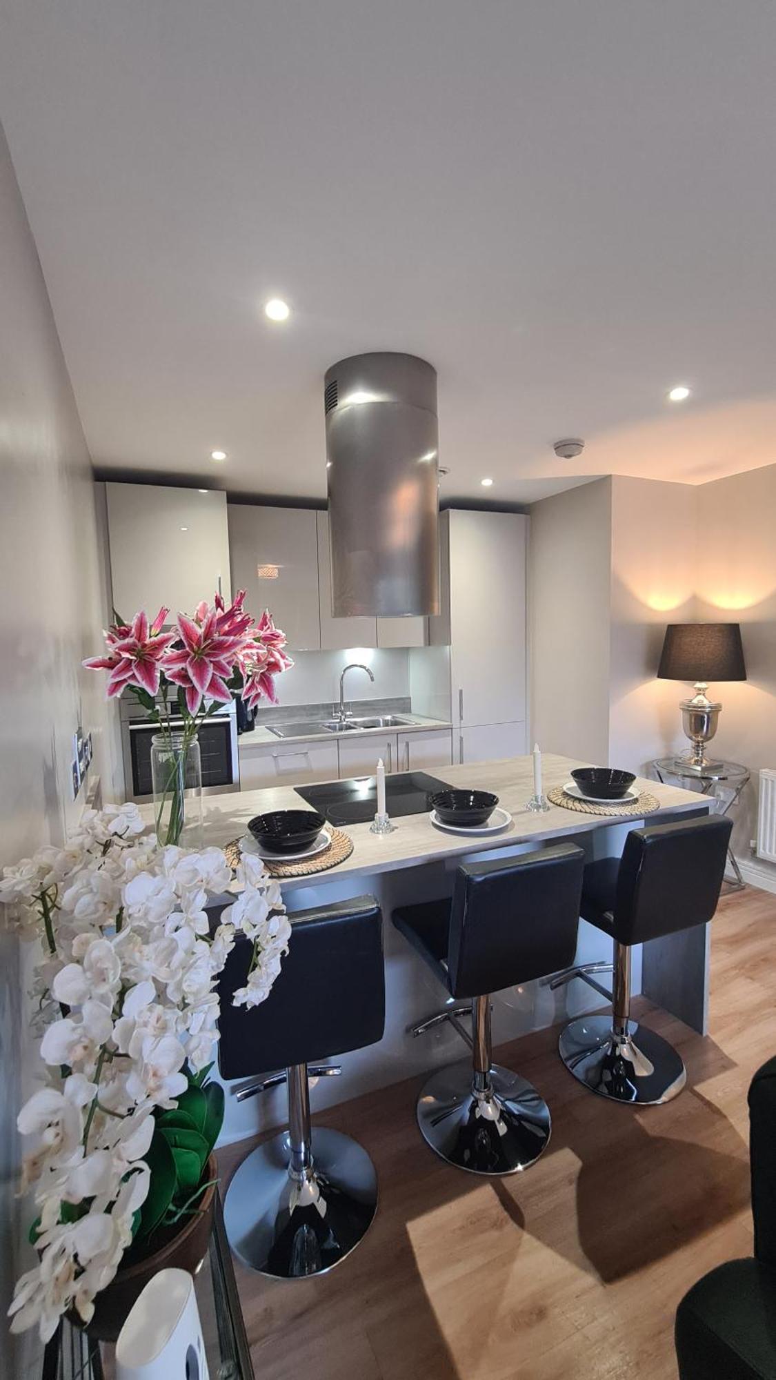3b Modern - Garden & Free Parking Apartment