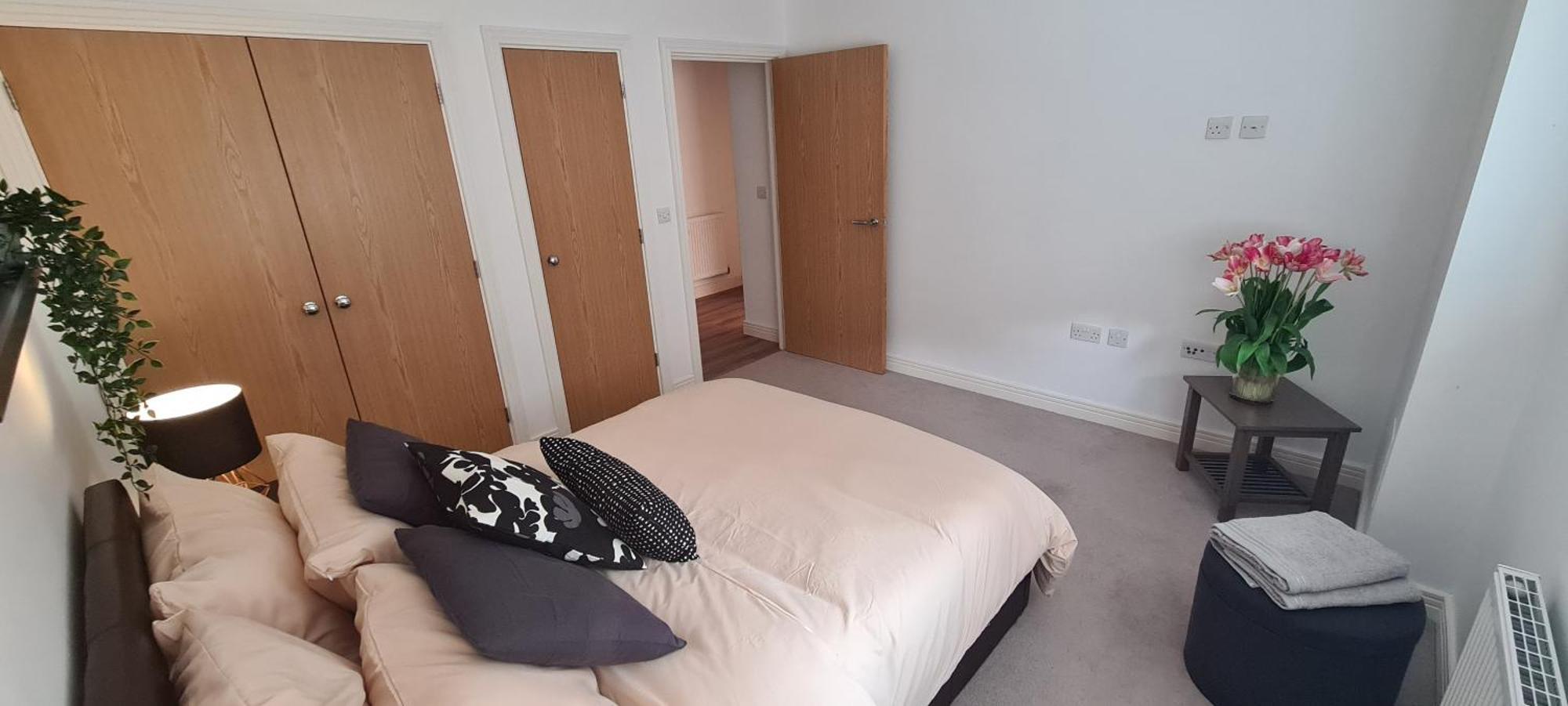 3b Modern - Garden & Free Parking Apartment
