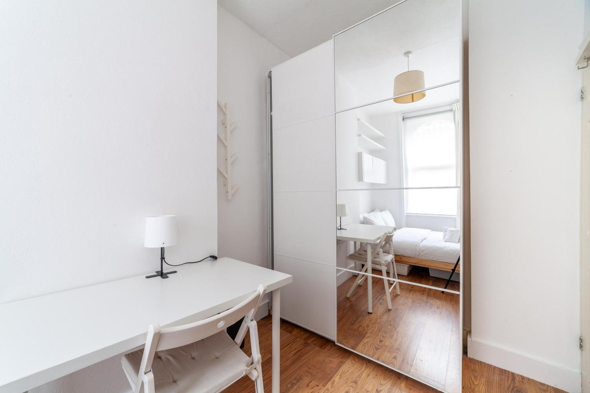 Cozy & Charming 2-bedroom Flat In Prime Appartement