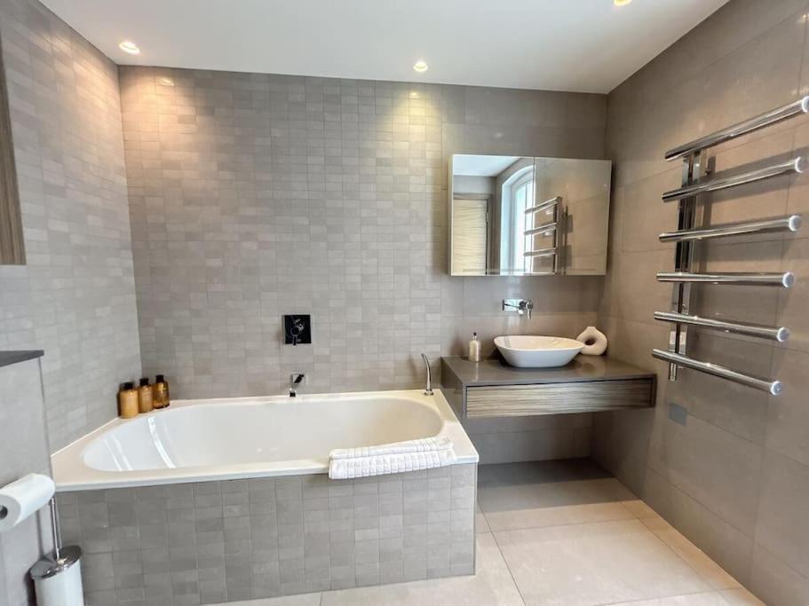 Elegant Penthouse In Prime Location Londres