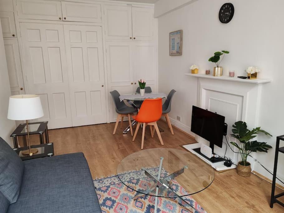 Leilighet Two Bedroom In Bayswater London