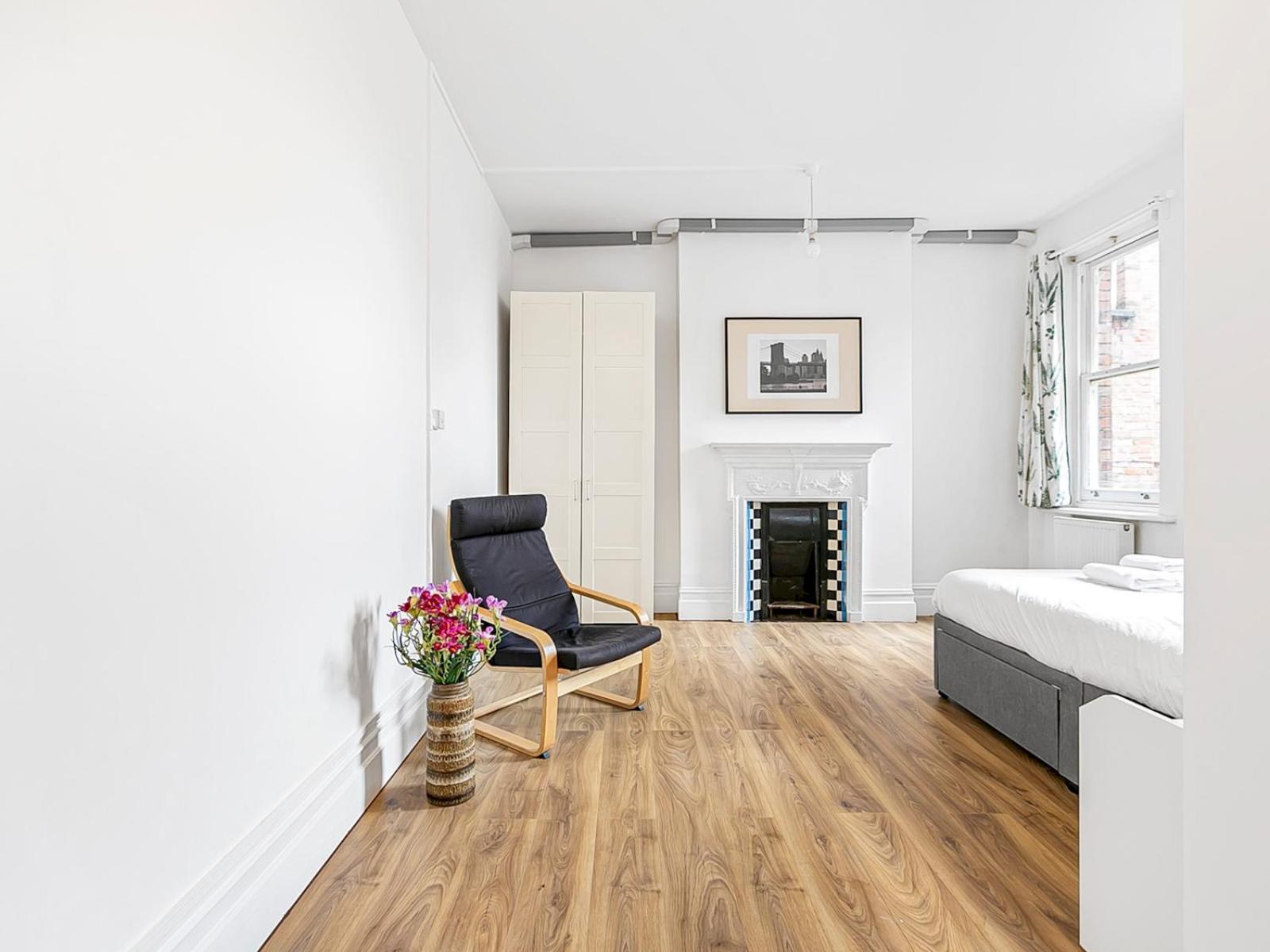 Spacious Cozy Flat West Hampsted Pass The Keys London