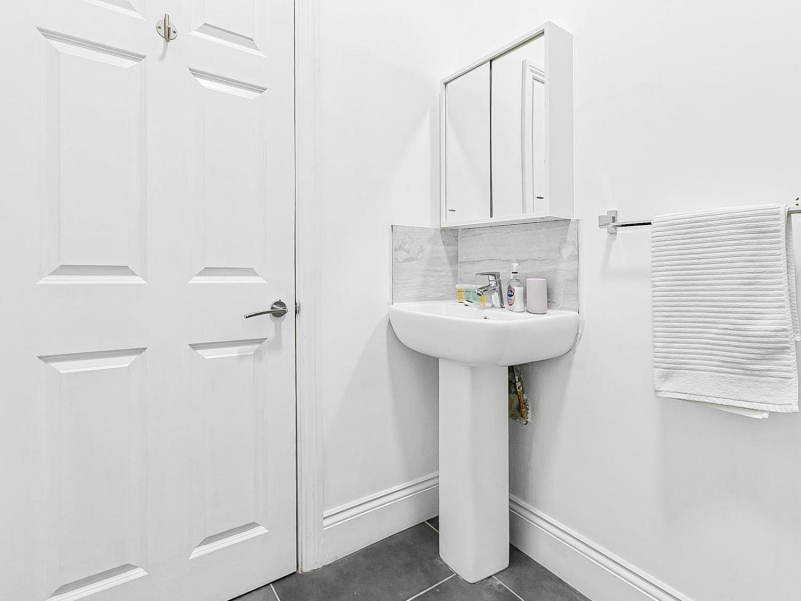 Apartment Spacious Cozy Flat West Hampsted Pass The Keys