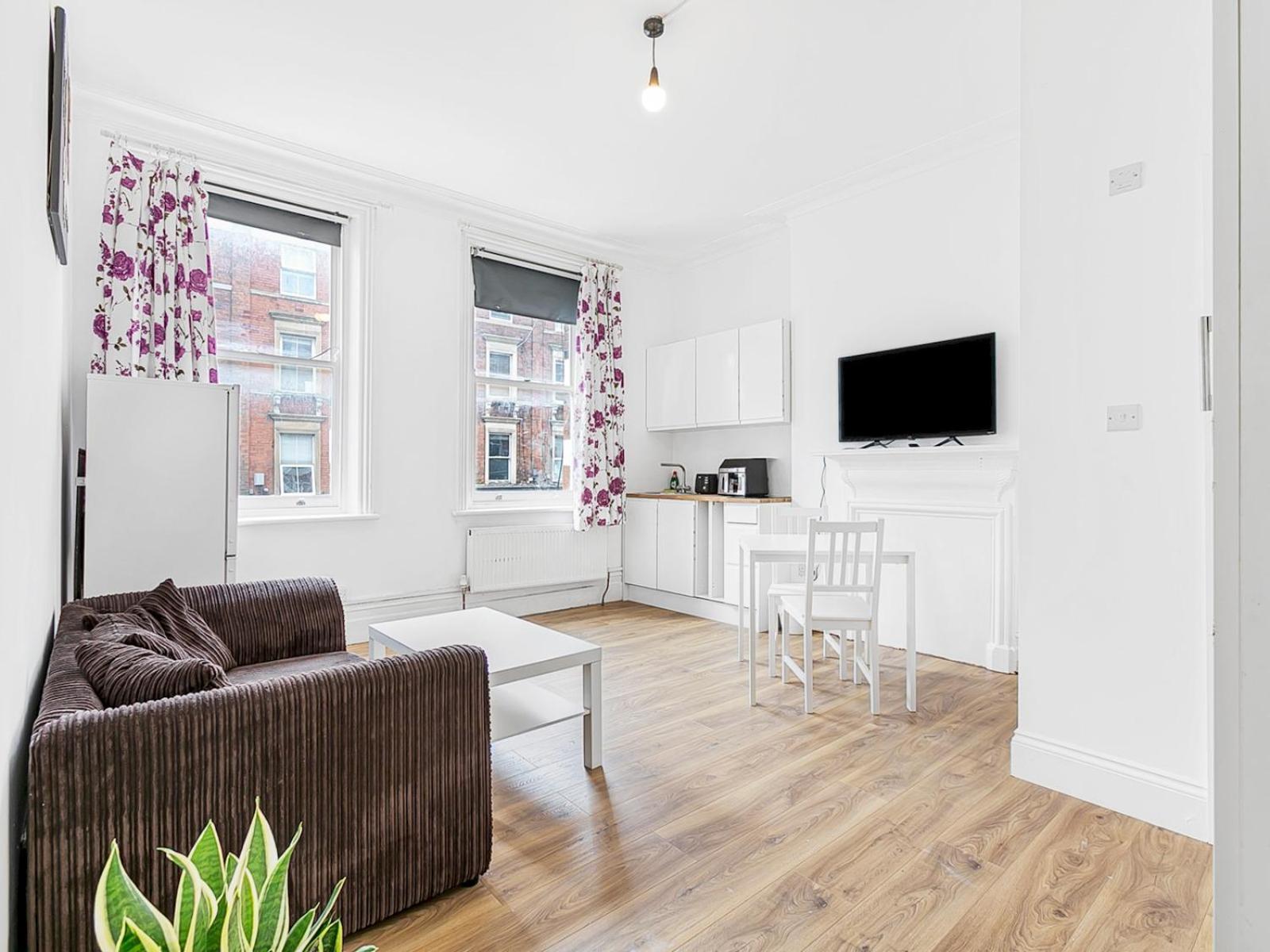 Spacious Cozy Flat West Hampsted Pass The Keys Apartment London