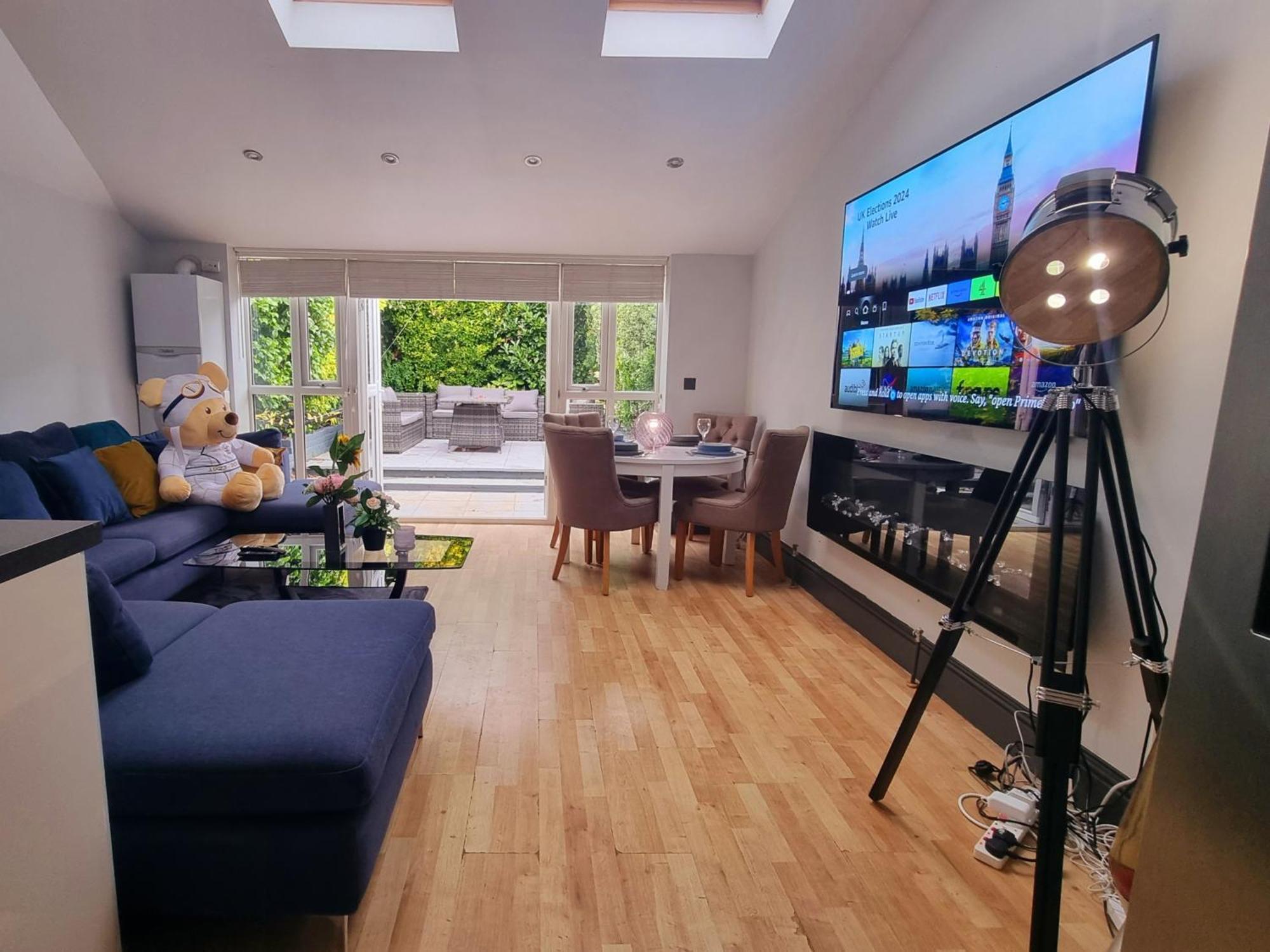 Garden View Double Room, 20 Mins To London, 1gb Internet Homestay *