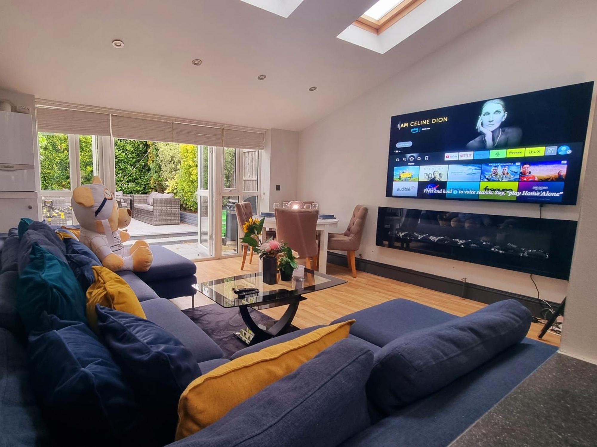 Garden View Double Room, 20 Mins To London, 1gb Internet Accommodatie bij particulieren Londen