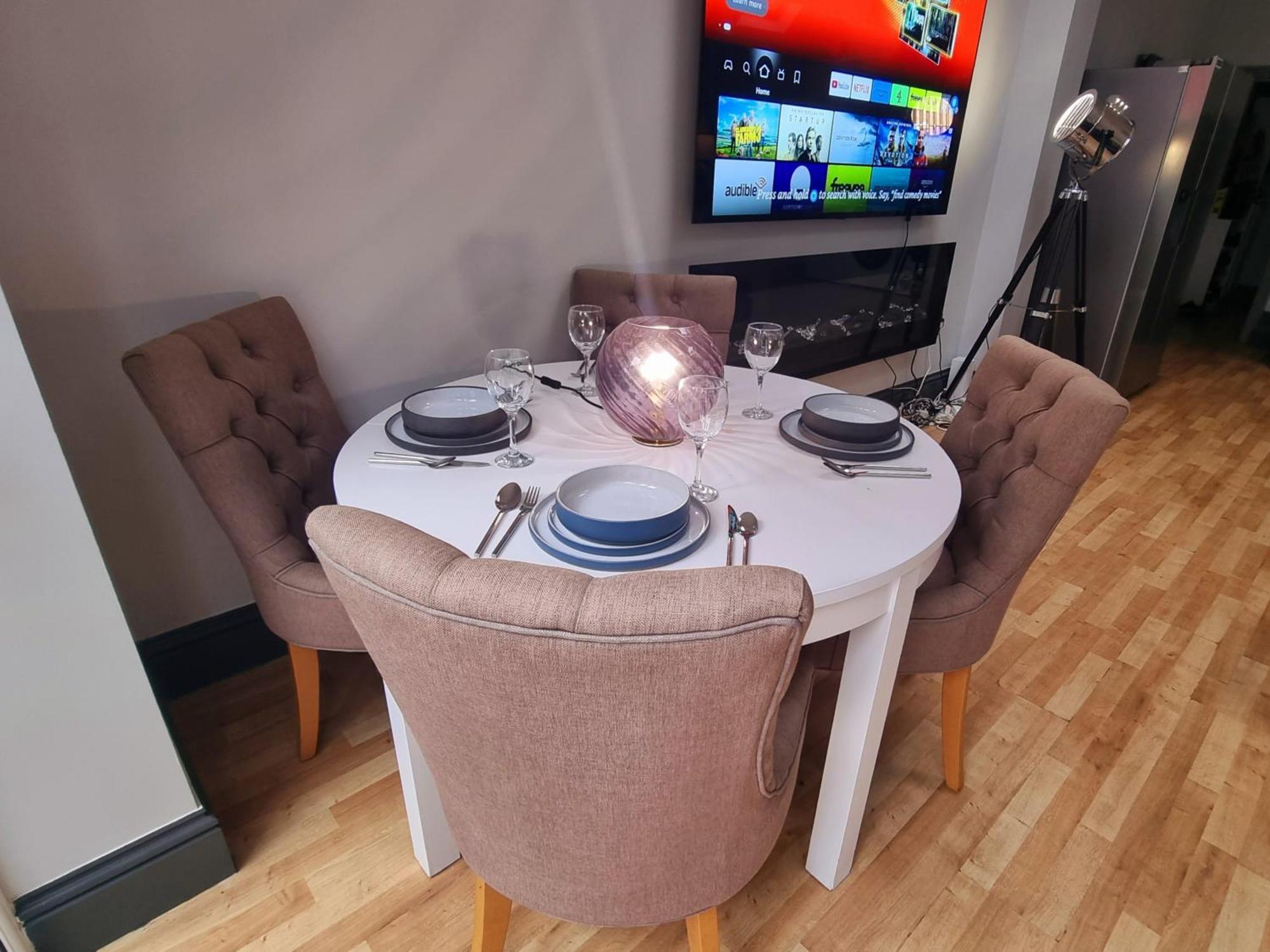 Garden View Double Room, 20 Mins To London, 1gb Internet Homestay London