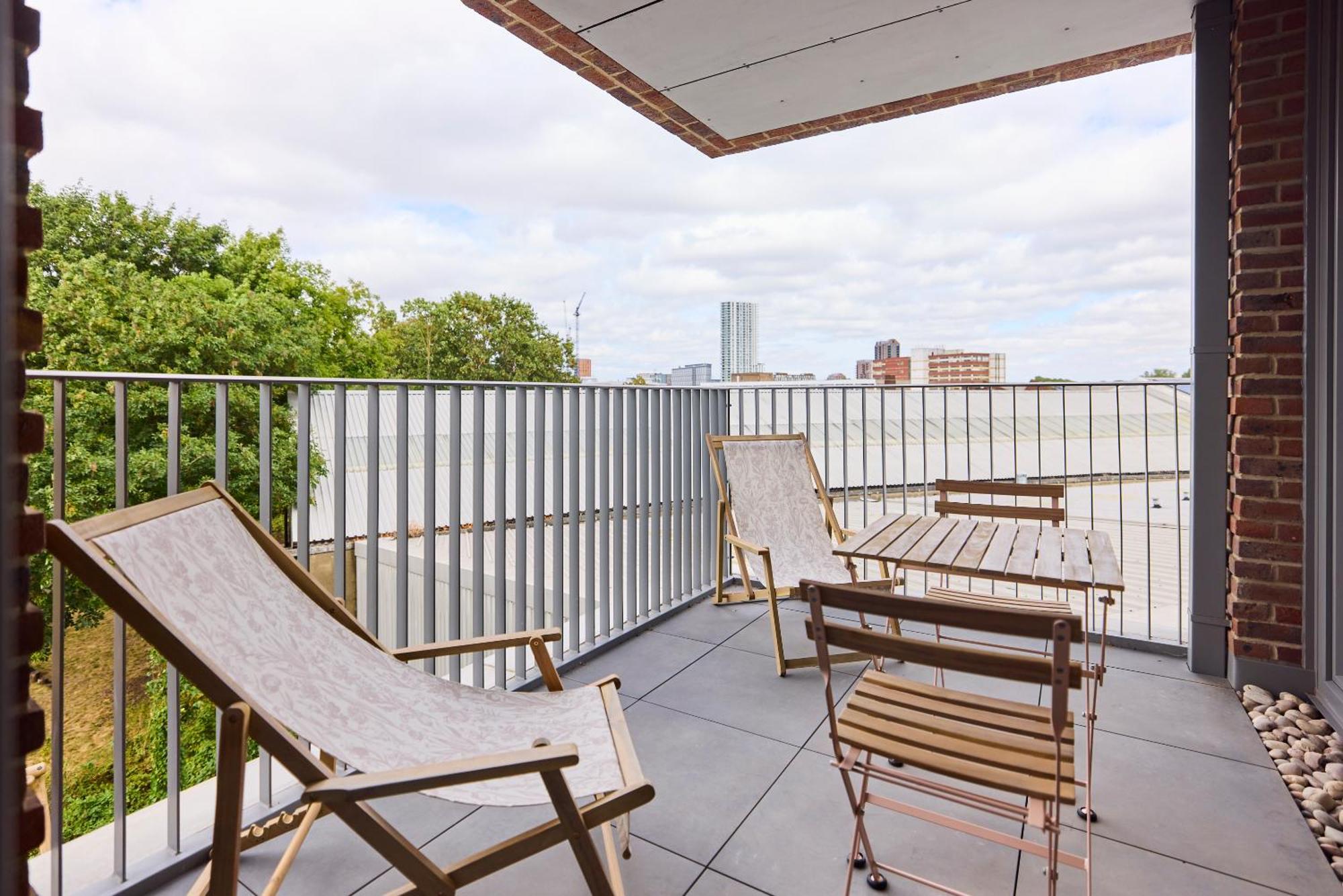The Tottenham Escape - Lovely 2bdr Flat With Balcony