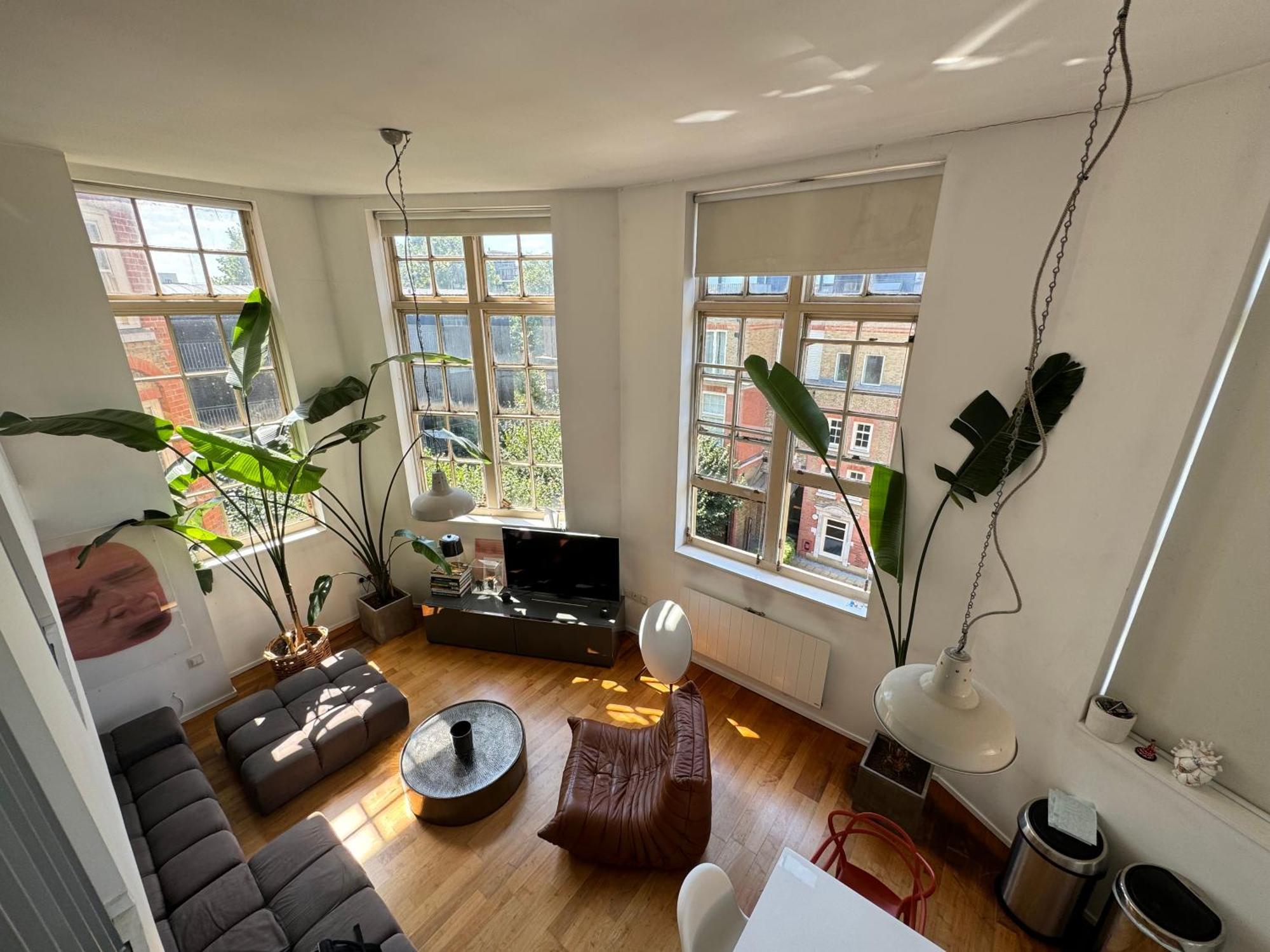 Radiant 1bd Maisonette Retreat Whitechapel Apartment