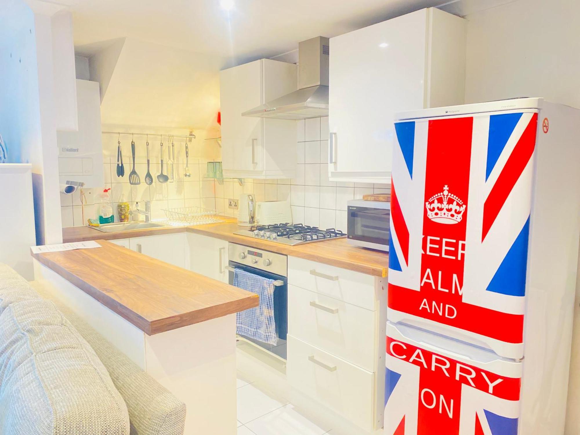 Stunning, Stylish Garden Flat In The Heart Of Wimbledon * London