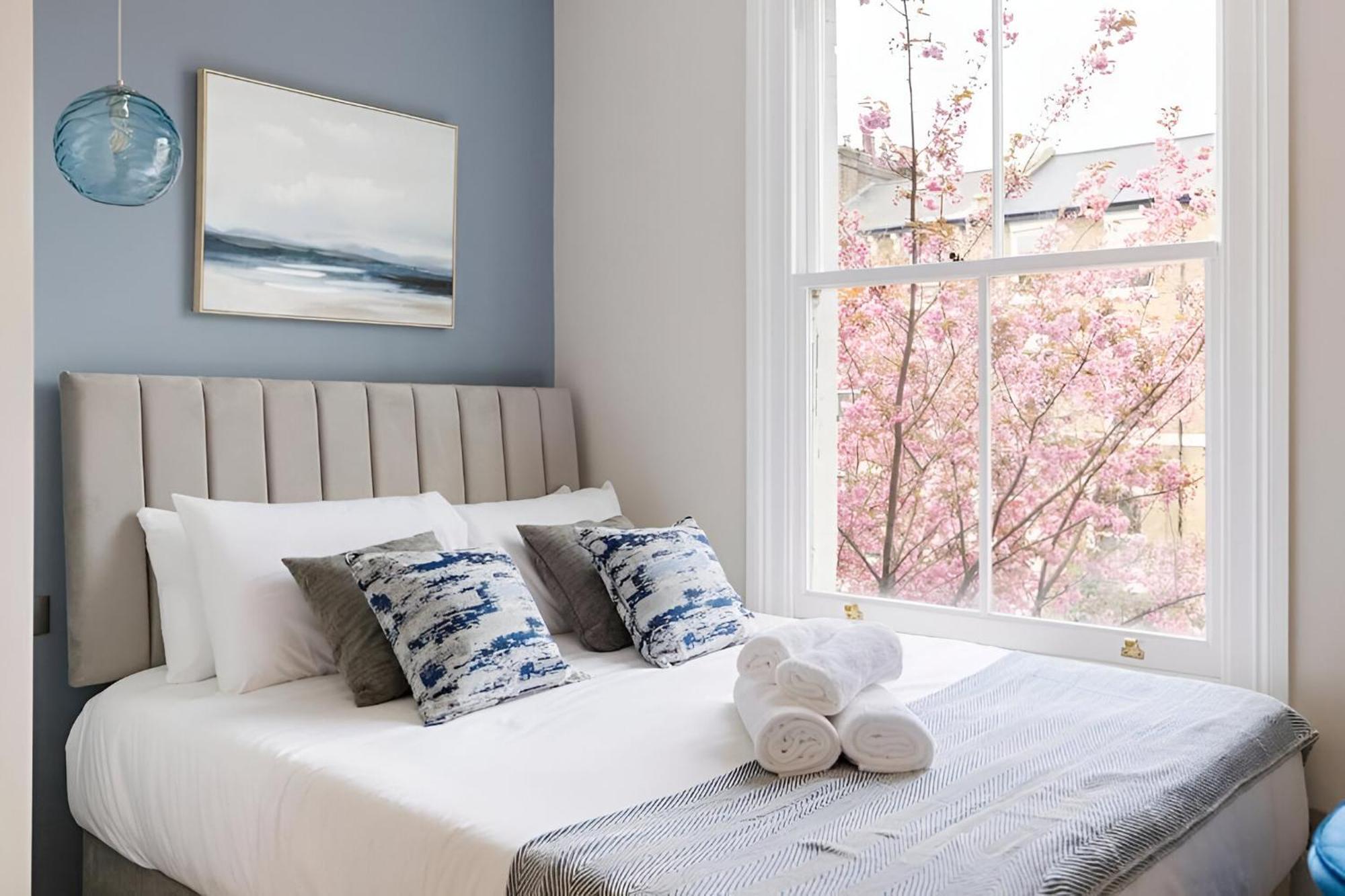 Cityscape Oasis Chic For Urban Dwellers Apartment *