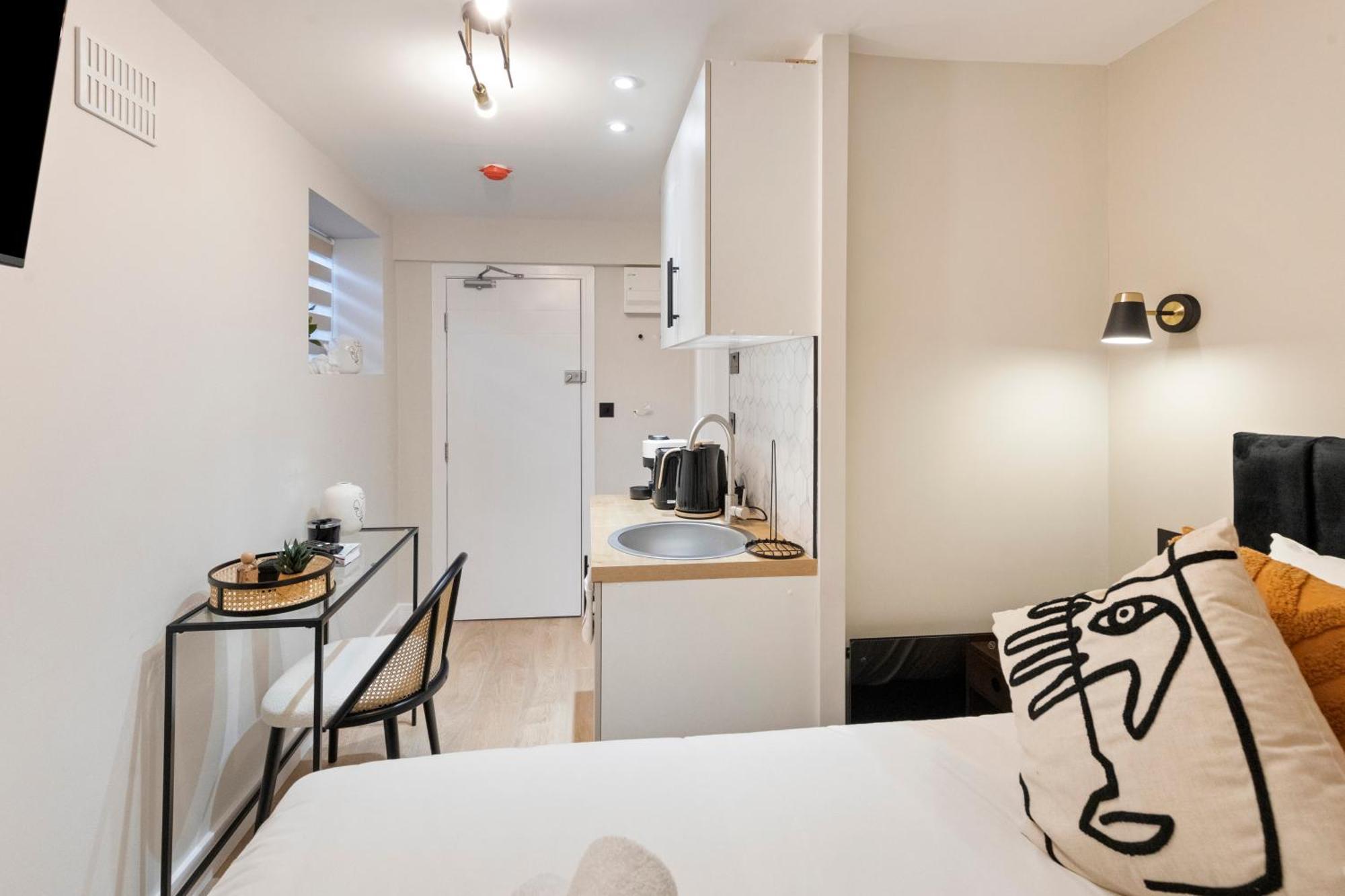 Appartement Chic Pad: Modern Retreat *