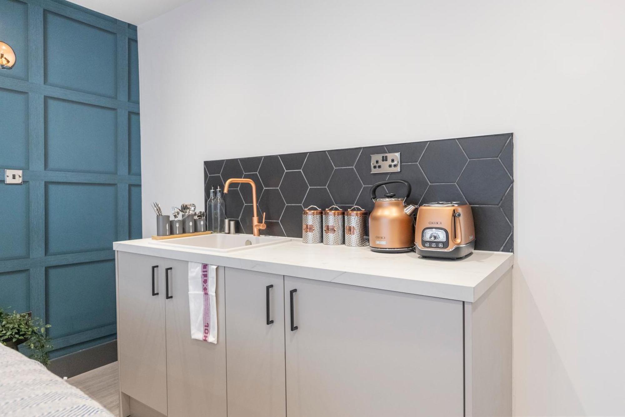 Leilighet Cityscape Charm Vibrant With Kitchenette London