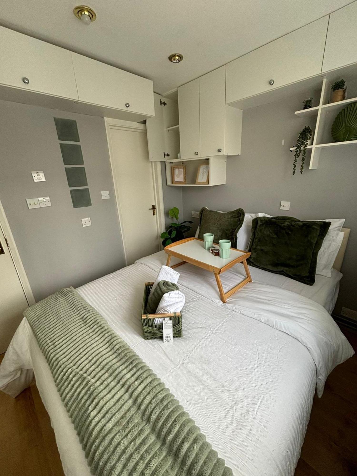 Amazing En-suite In Finchley Apartment