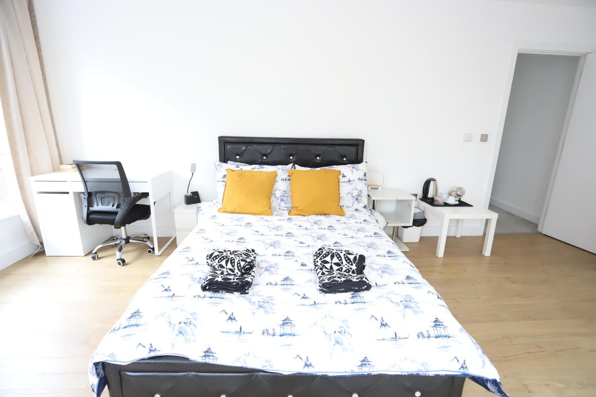 Luxury With 5 Bedrooms
