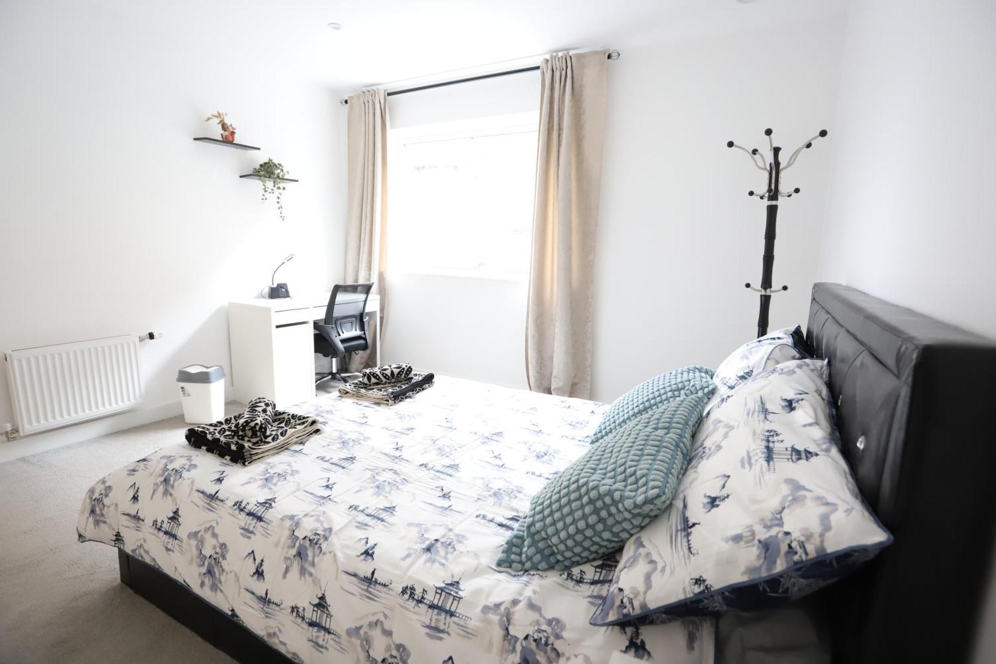 Luxury With 5 Bedrooms Apartment London