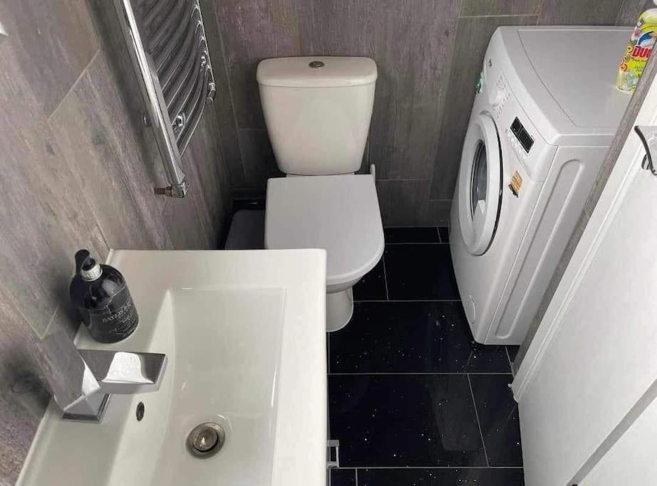 Dollis Hill One Bedroom Nw2 Leilighet London