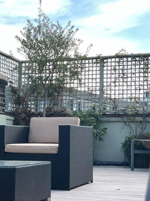 Close To River And Park With Stunning Roof Terrace Holiday home