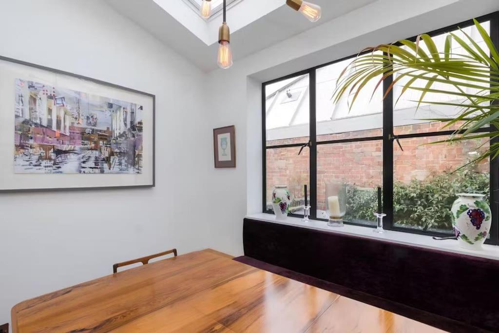 Close To River And Park With Stunning Roof Terrace * London