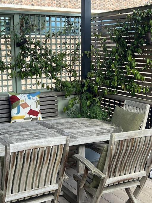 Holiday home Close To River And Park With Stunning Roof Terrace London