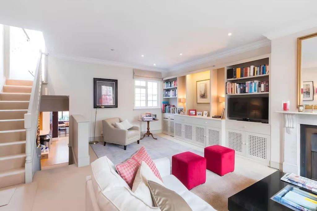 Close To River And Park With Stunning Roof Terrace