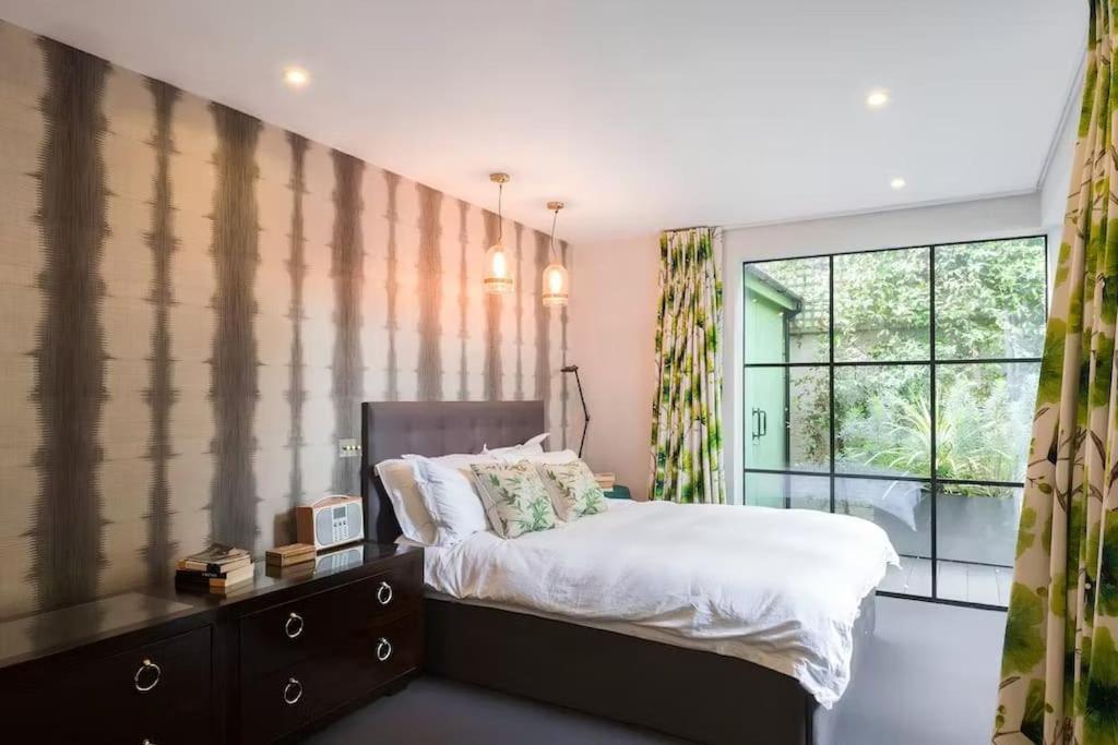 Holiday home Close To River And Park With Stunning Roof Terrace London