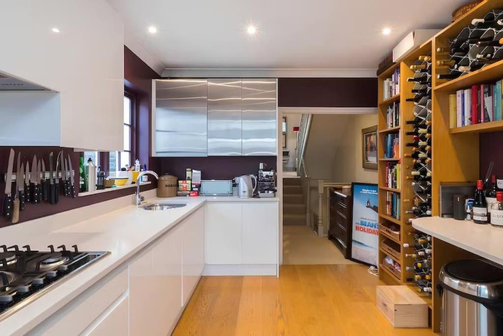 Holiday home Close To River And Park With Stunning Roof Terrace London