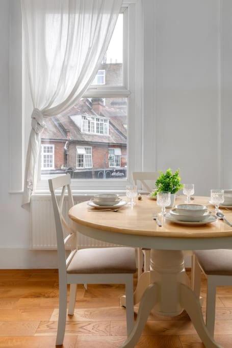 Apartment Modern Spacious 2 Bedroom Flat Near Richmond Park