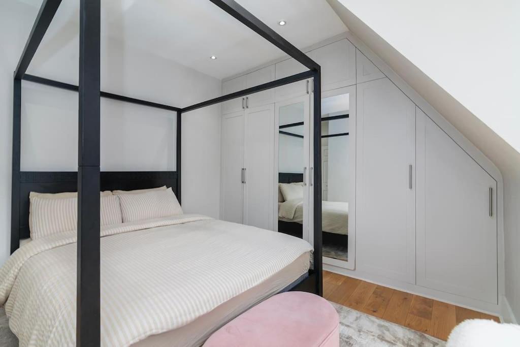 Apartment Modern Spacious 2 Bedroom Flat Near Richmond Park London