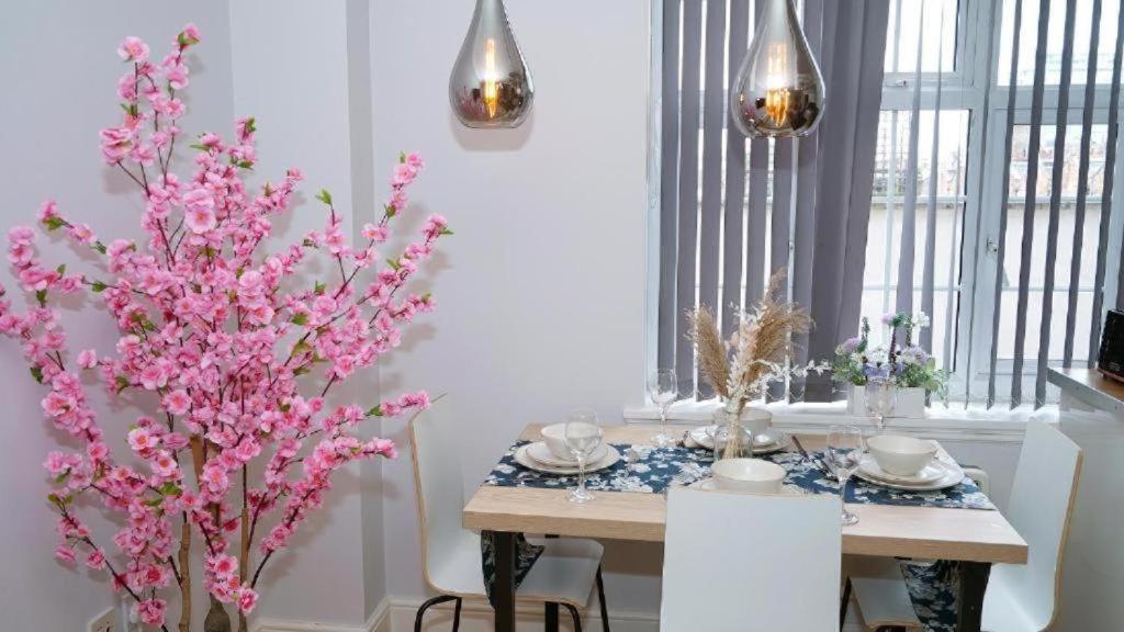 Beautiful In Sussex Gardens Apartment