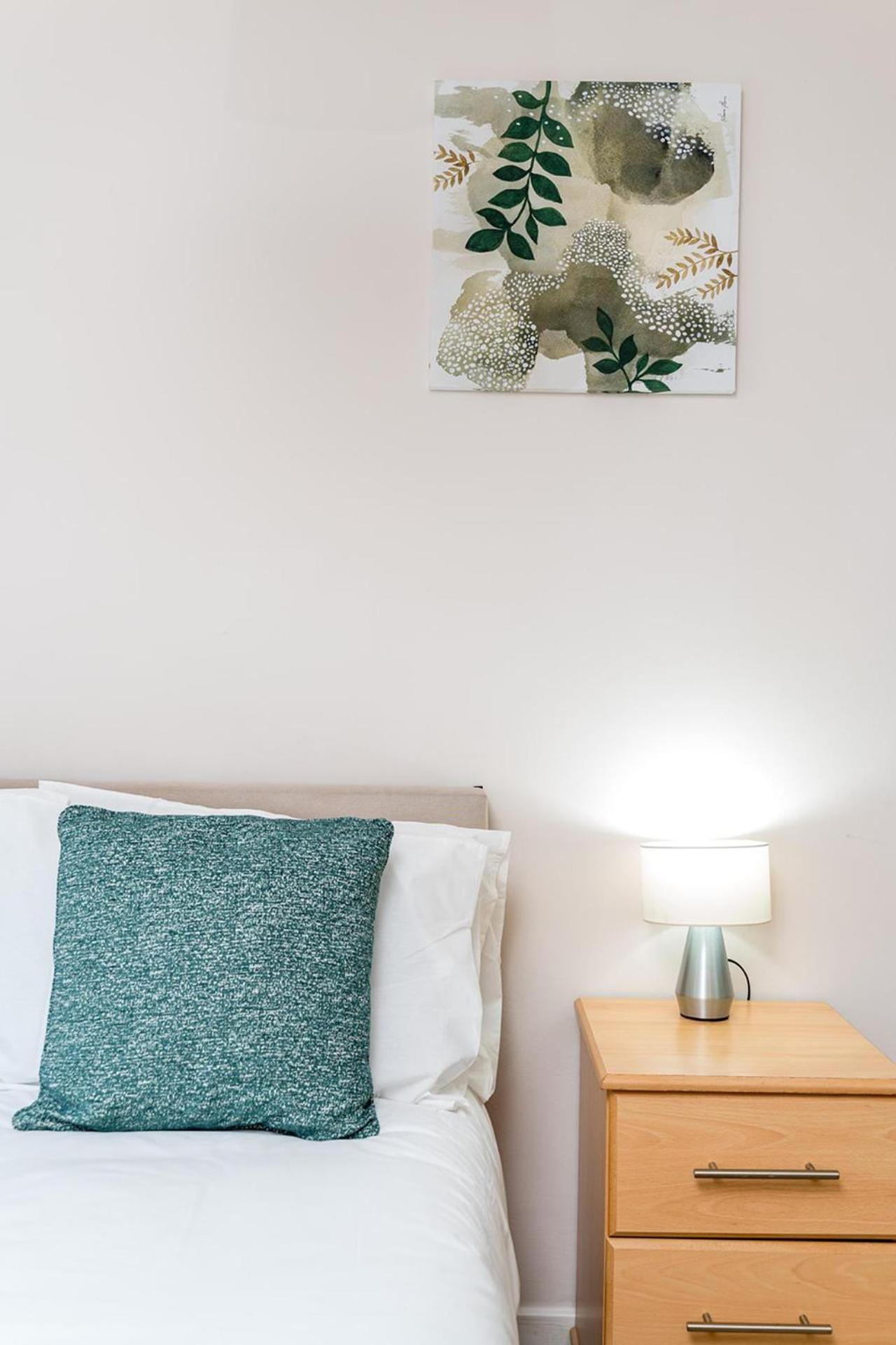 Canadawater-2bedroom-1bathroom-wifi-free Parking * London