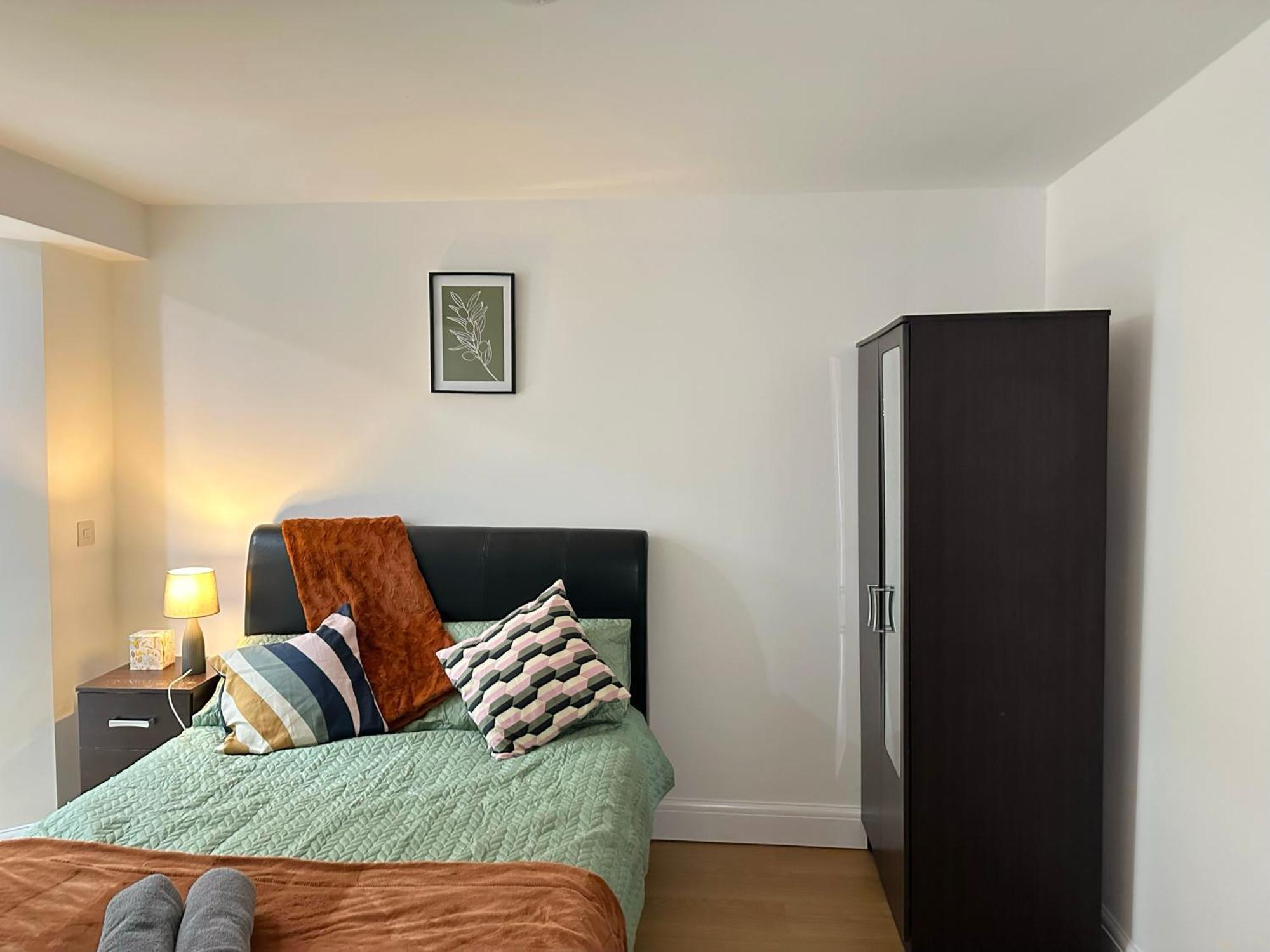 Apartment Juniper Alexandra Palace Serviced Apartments, By Edens *