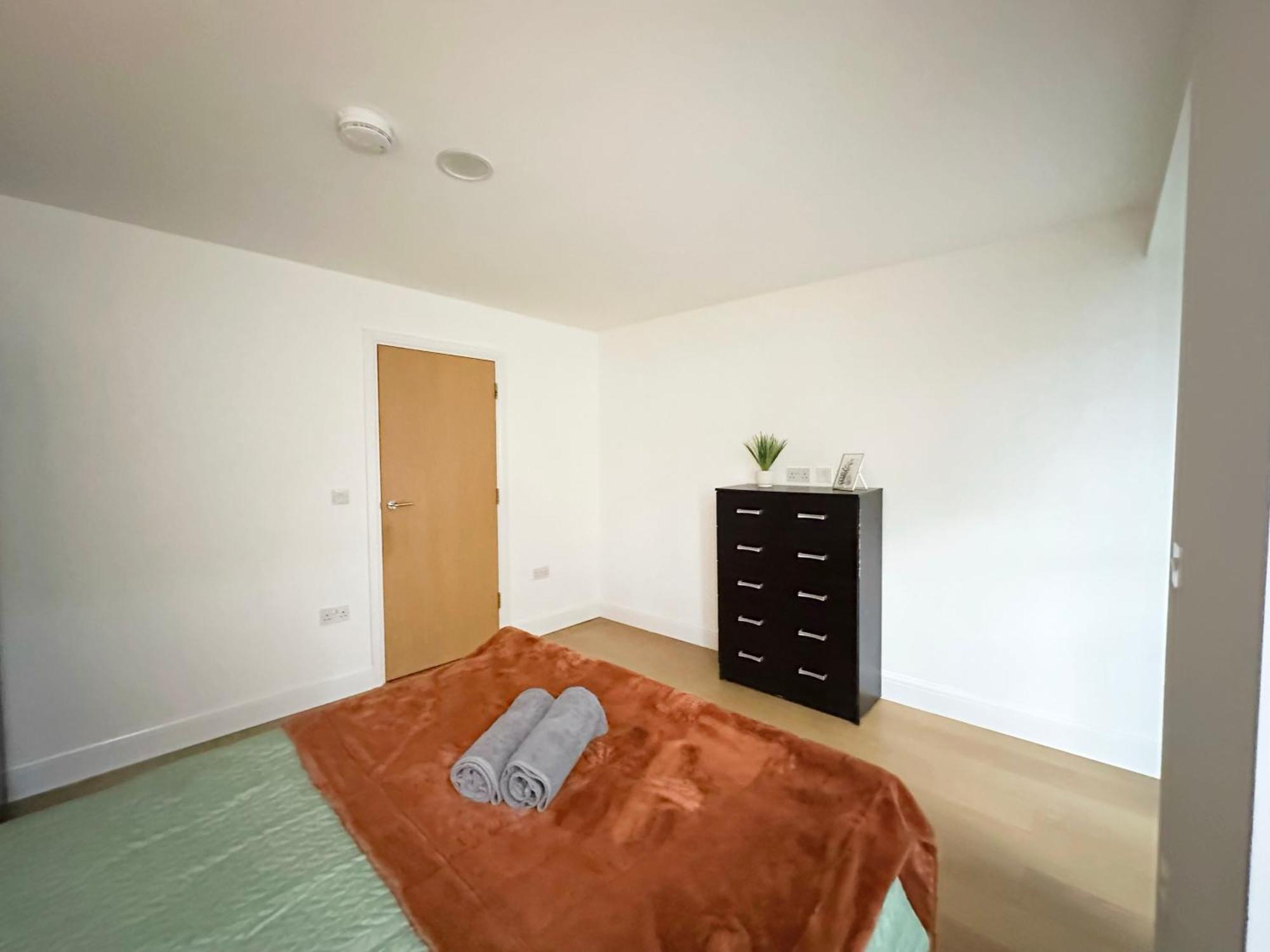 Juniper Alexandra Palace Serviced Apartments, By Edens Apartment