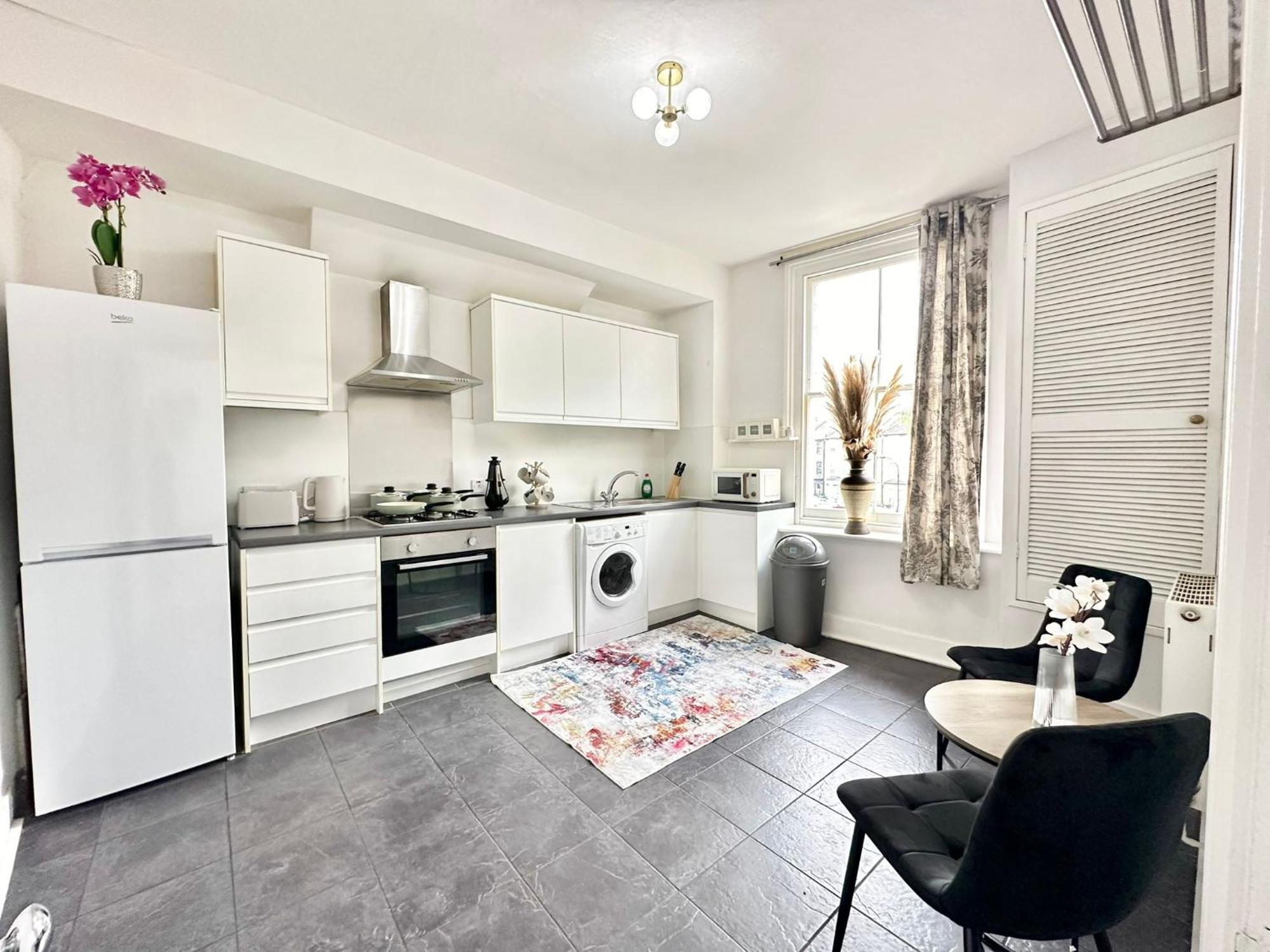 Apartment Shepherd Bush Beautiful Two Bedroom