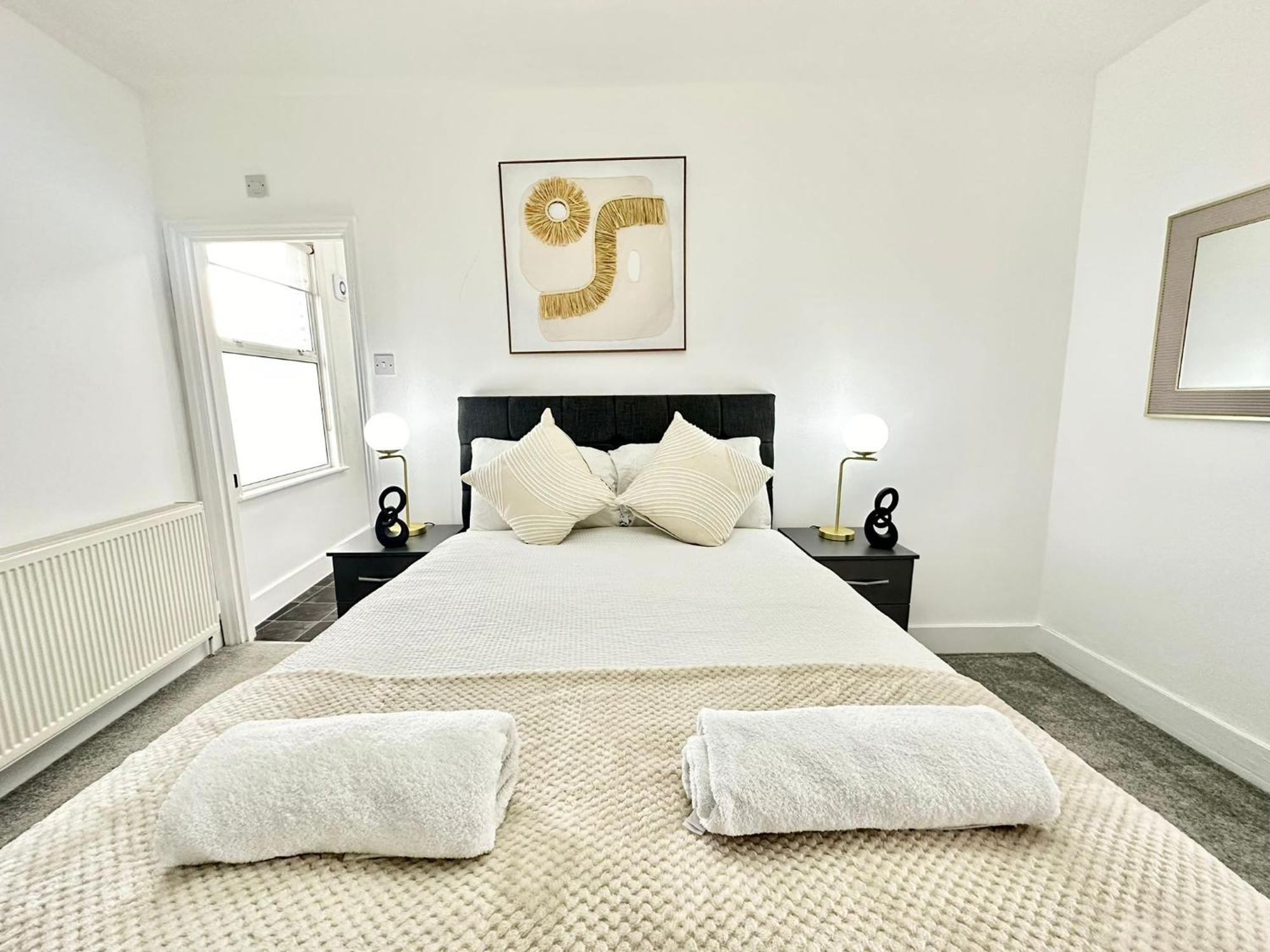 Apartment Shepherd Bush Beautiful Two Bedroom *