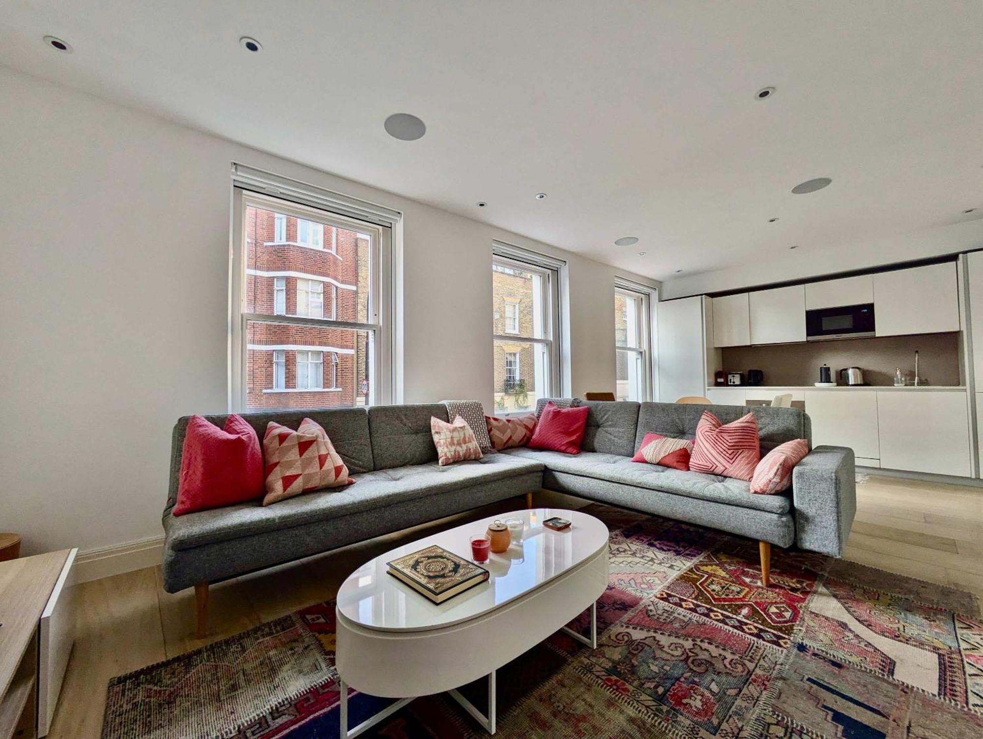 Apartment Stunning 2br Flat Nestled In Fitzrovia *