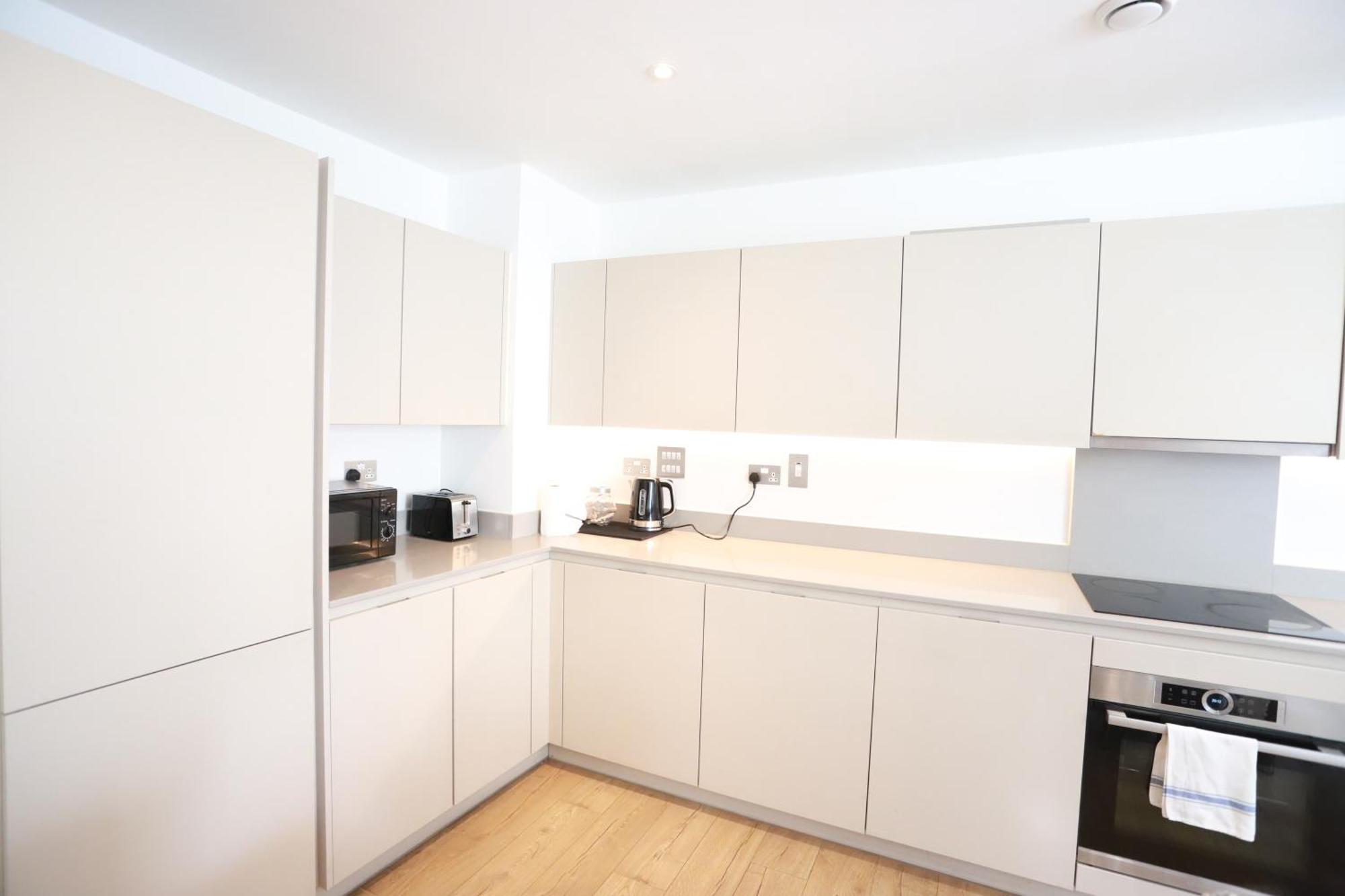 Luxury With 5 Bedrooms Apartment London