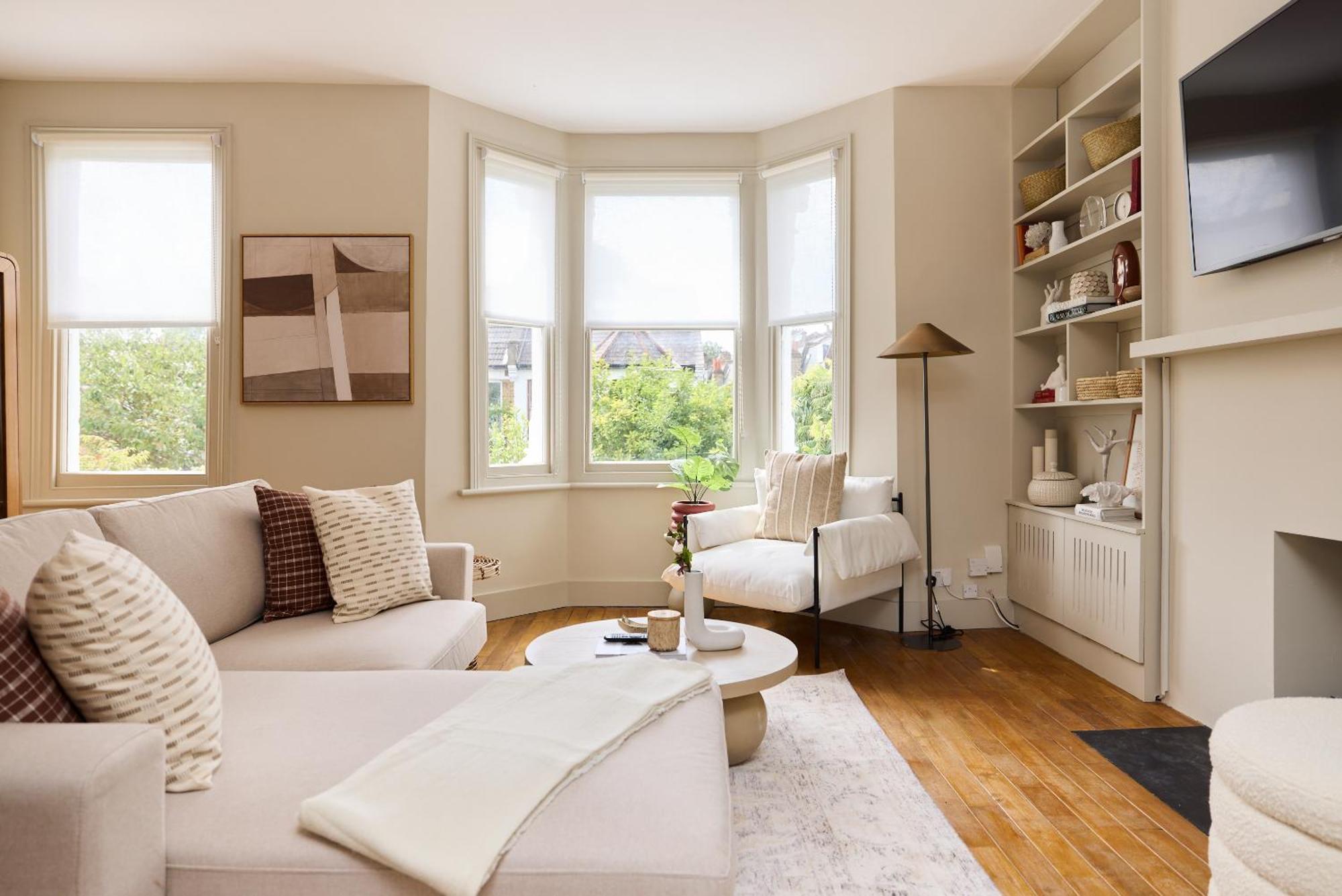 The Kilburn Arms Crib - Chic 2bdr House With Study Apartment London