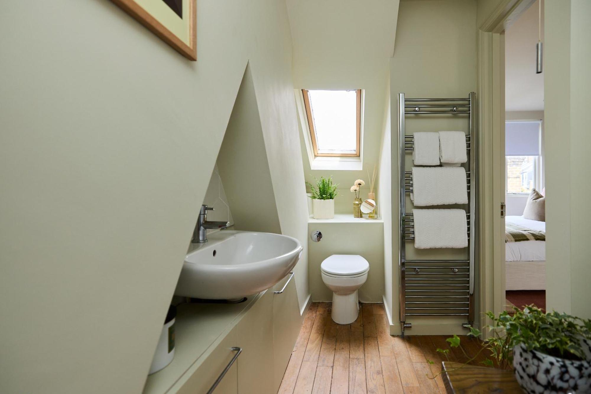 The Kilburn Arms Crib - Chic 2bdr House With Study Apartment *