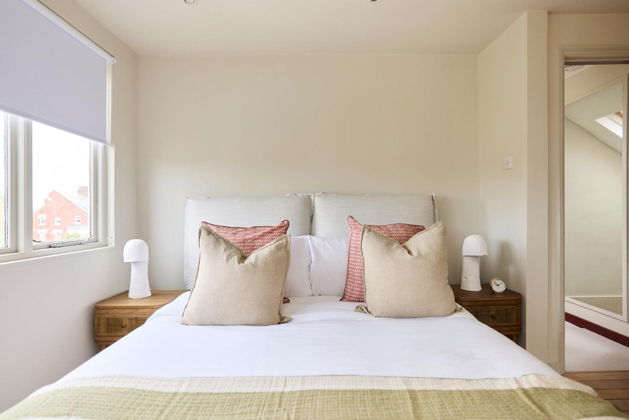 The Kilburn Arms Crib - Chic 2bdr House With Study Apartment *