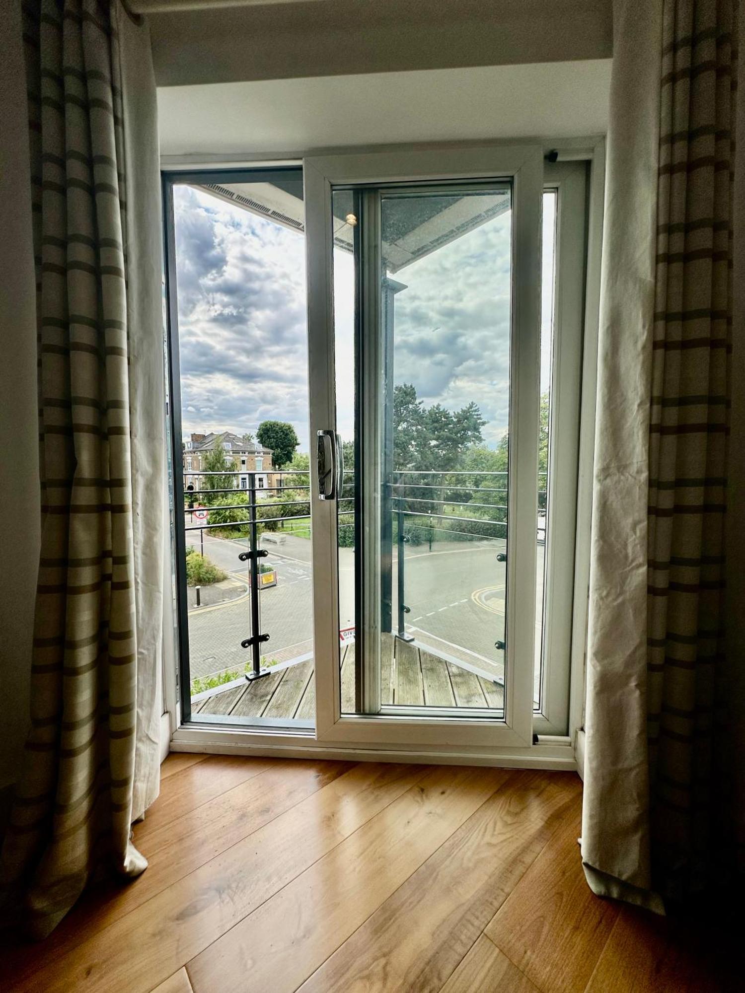 Leilighet Large, Family Friendly 3-bed Flat In Wood *