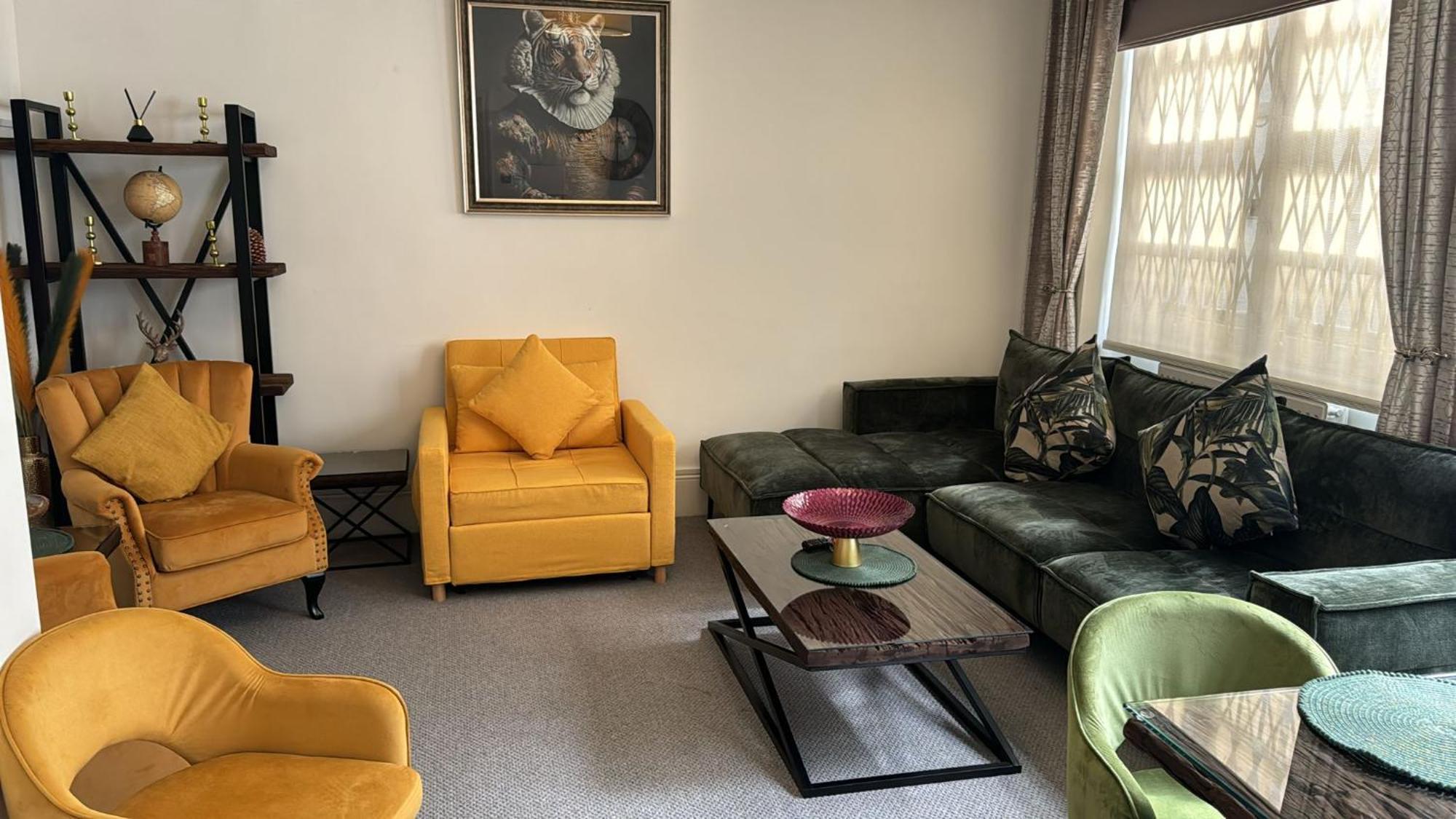 Stylish Spacious Retreat Luxury 2 Bed Haven 2hs Appartement Londen