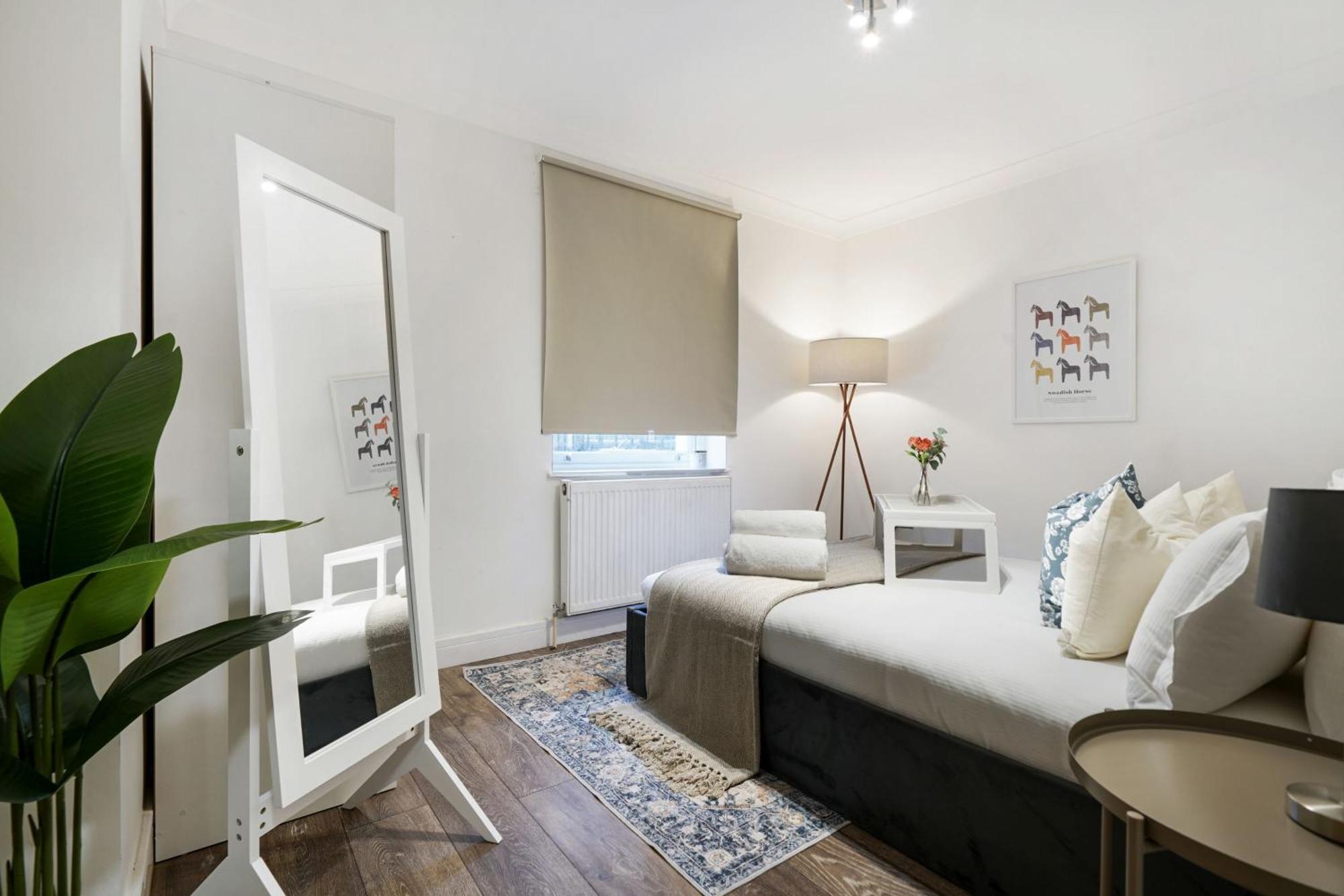 Livestay Affordable One Bedroom & Studio In India Docks E14 London