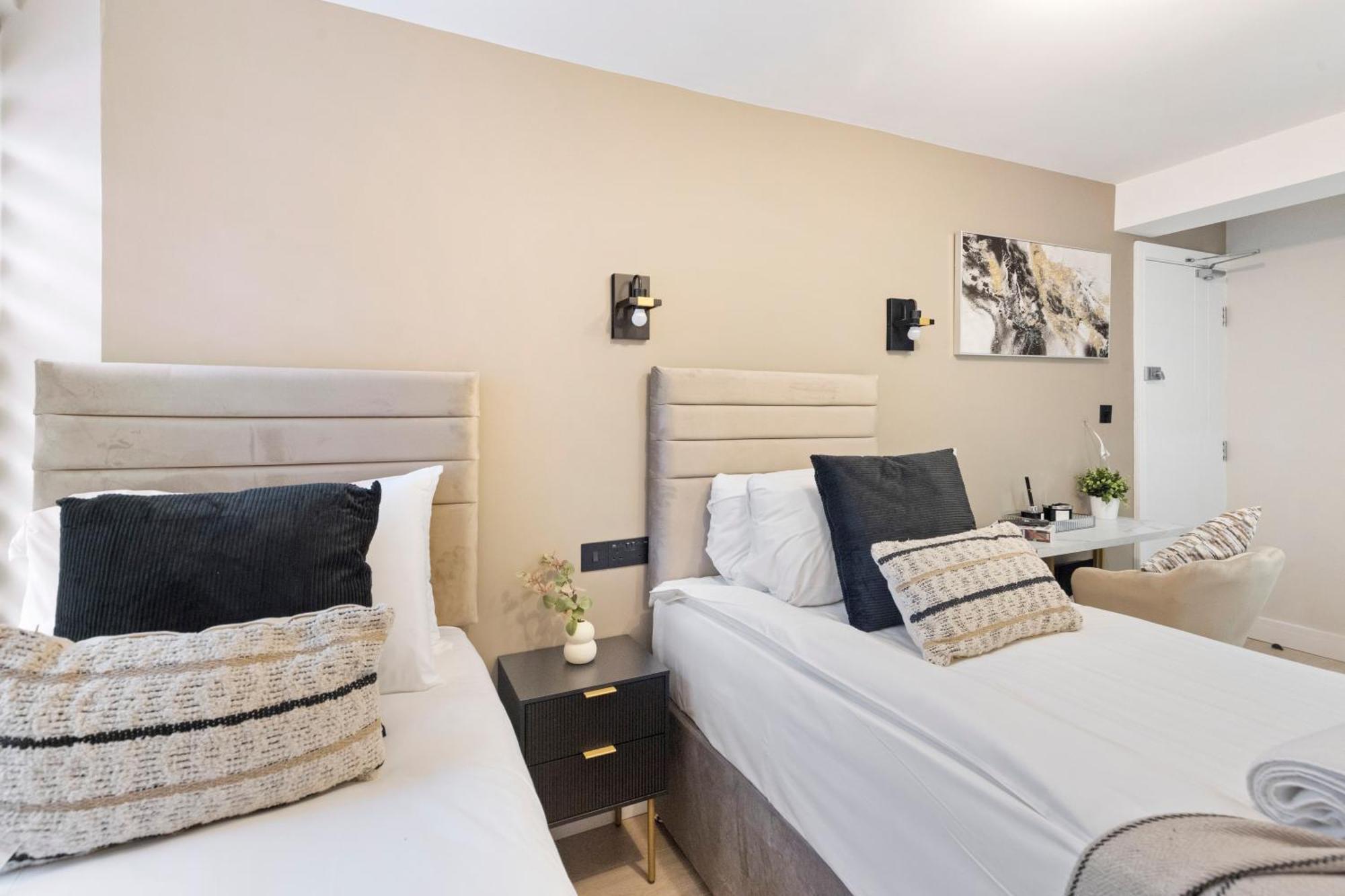 Urban Duo Escape: Trendy With Twin Beds Leilighet London