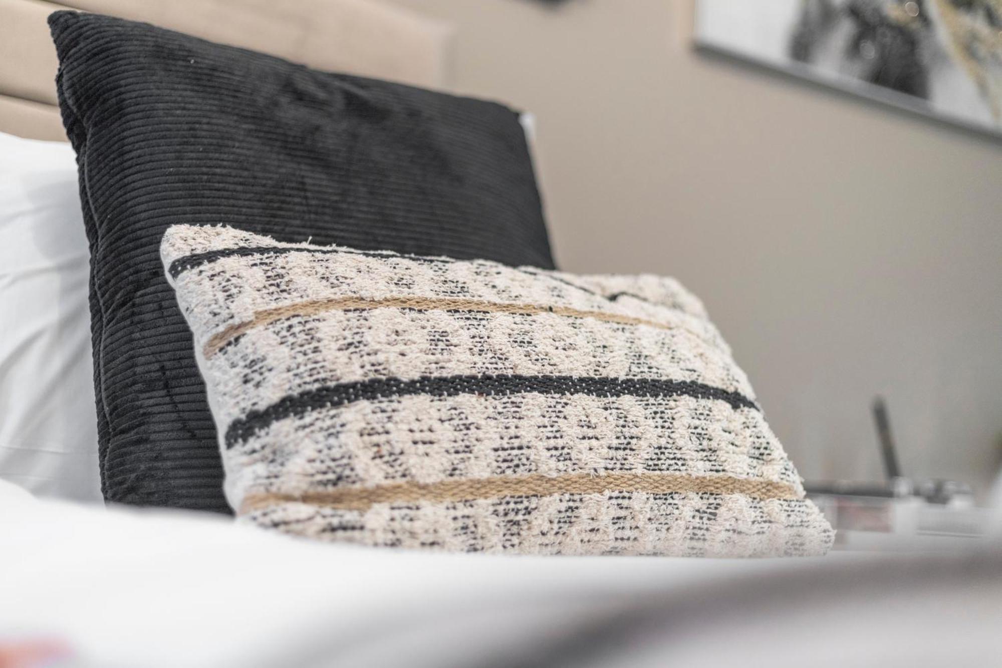 Urban Duo Escape: Trendy With Twin Beds Leilighet