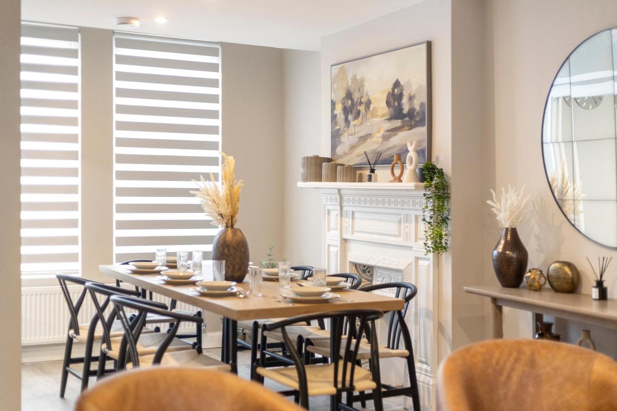 Earthy Elegance Stylish 4br For Urban Escapes London