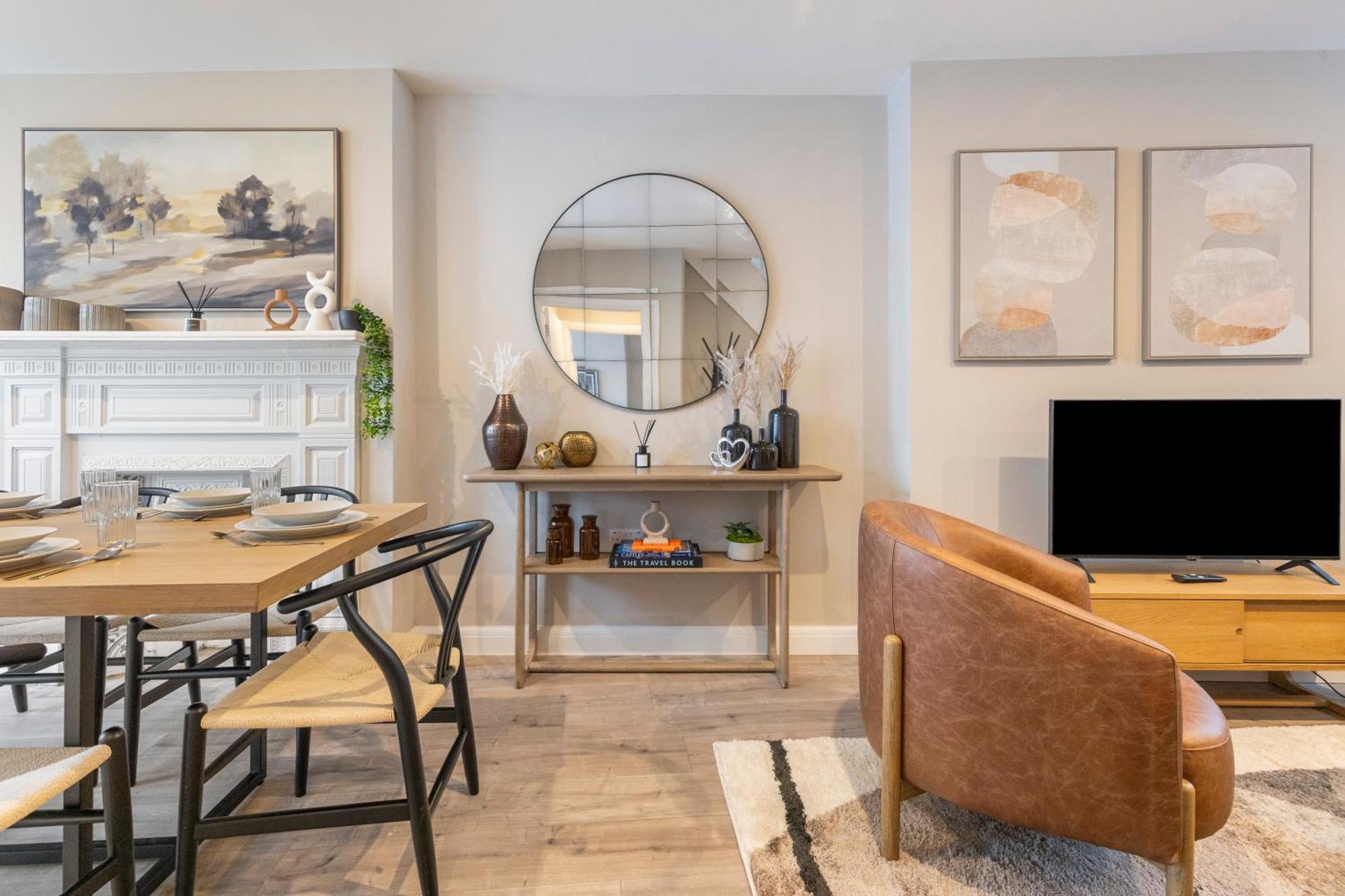 Earthy Elegance Stylish 4br For Urban Escapes Apartment London