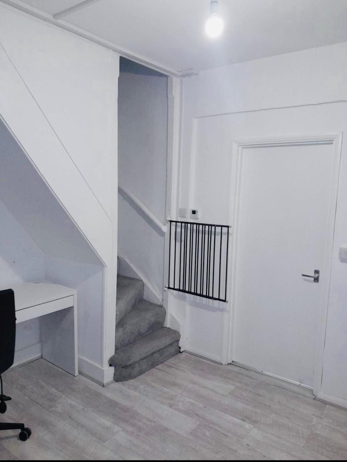 1 Bedroom Cosy Spacious *