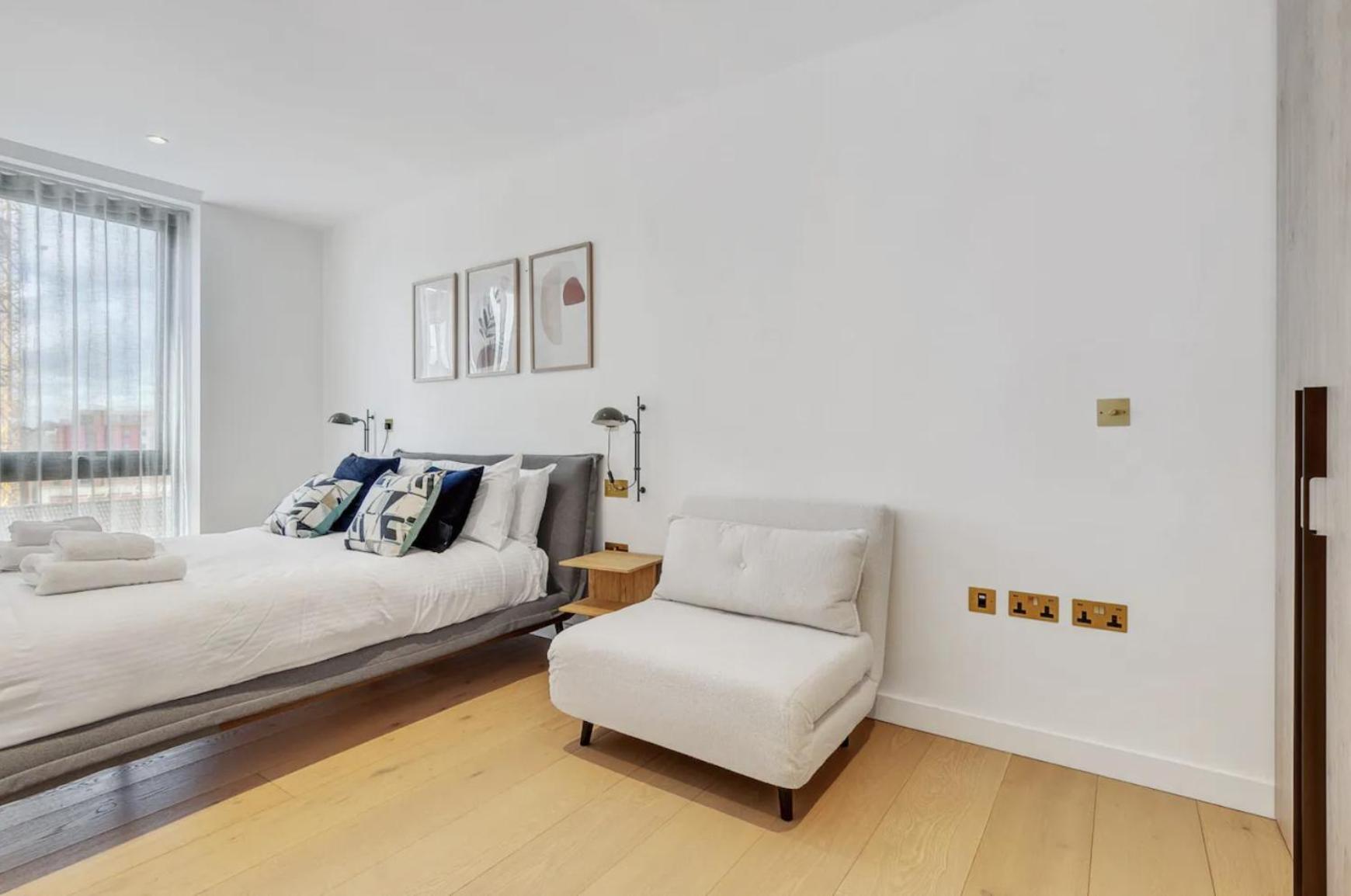 Apartment Remarkable Gem London